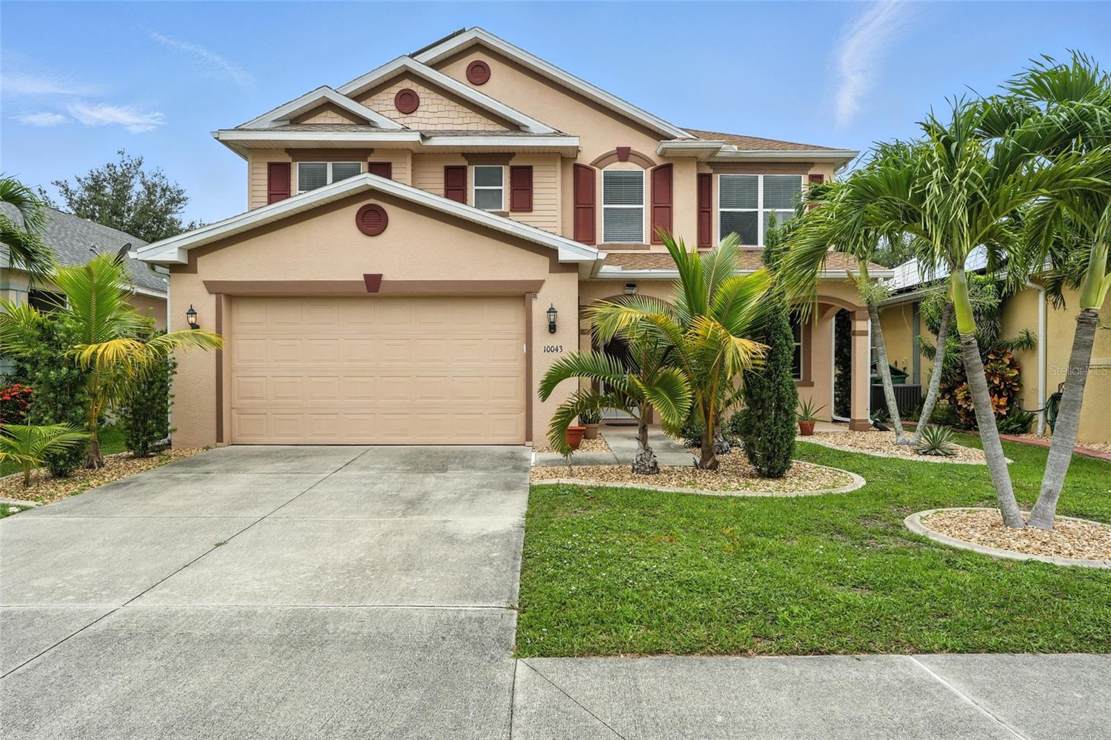 10043 Winding River Rd Property Photo 1