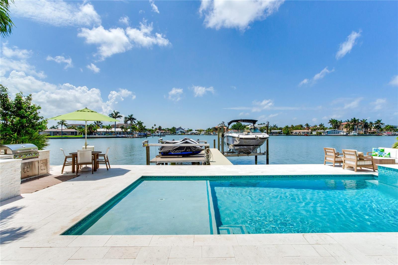 17081 Dolphin Dr Property Photo 6