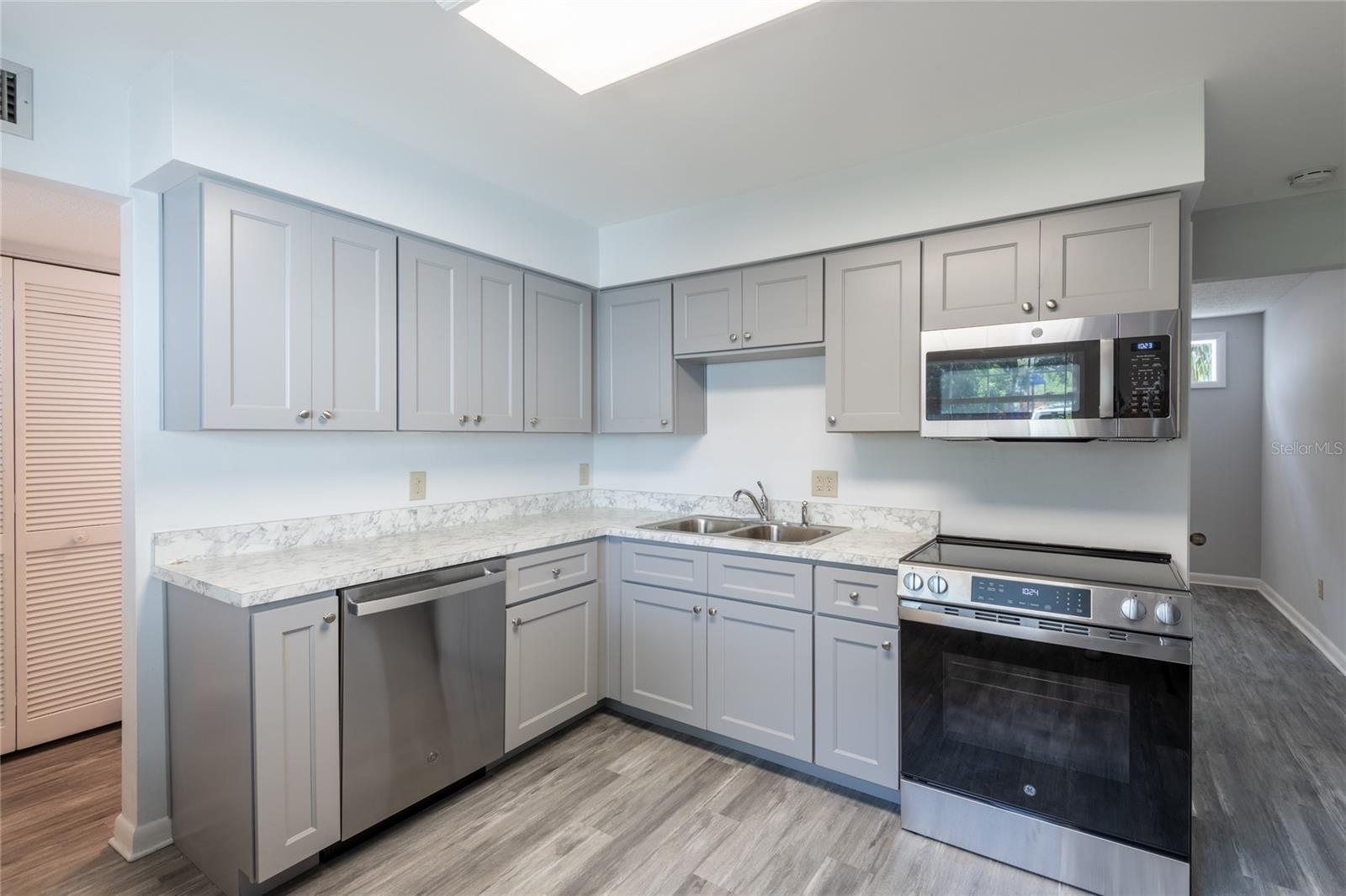 3202 W De Leon St #b Property Photo 3