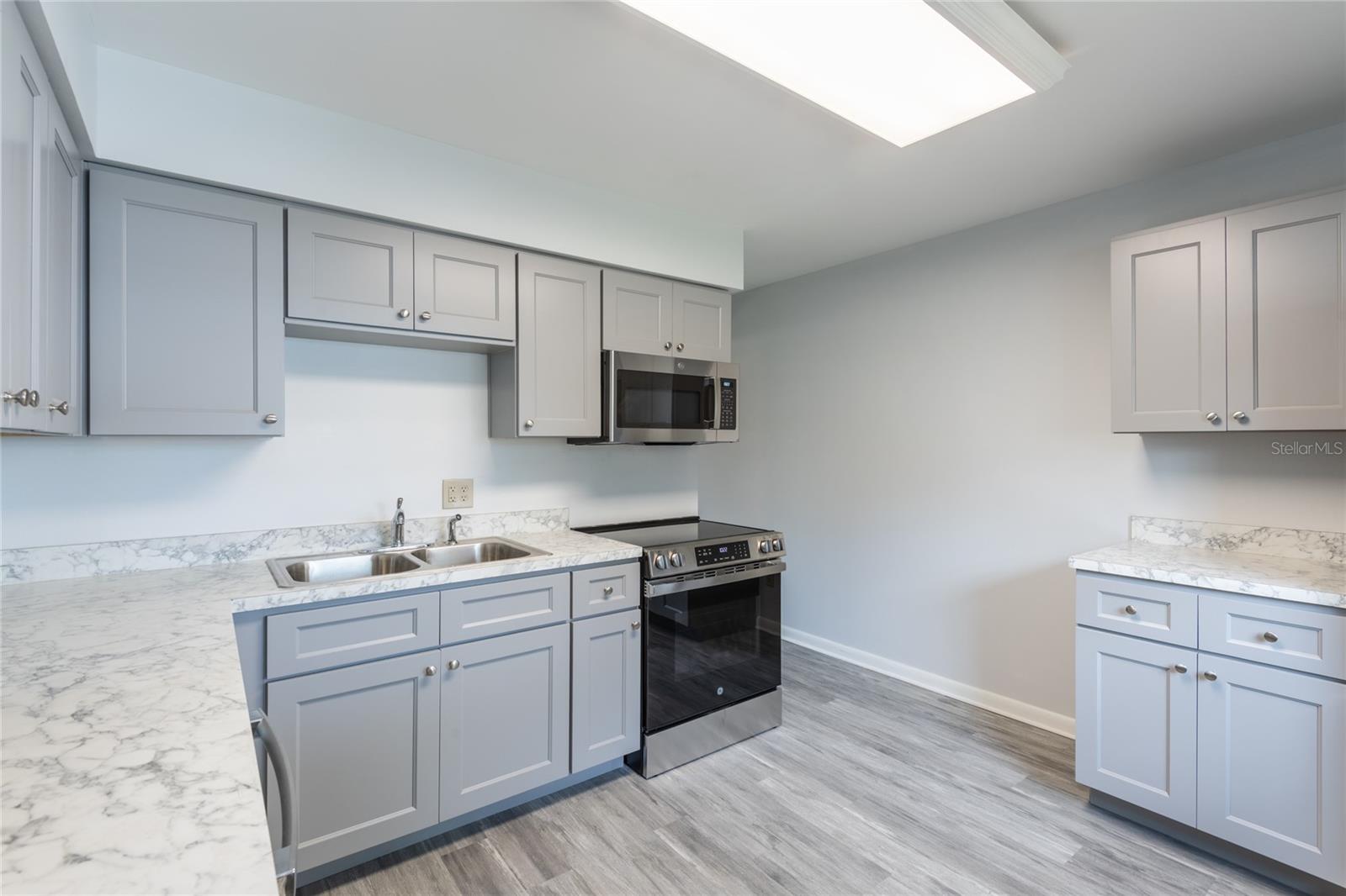 3202 W De Leon St #b Property Photo 4