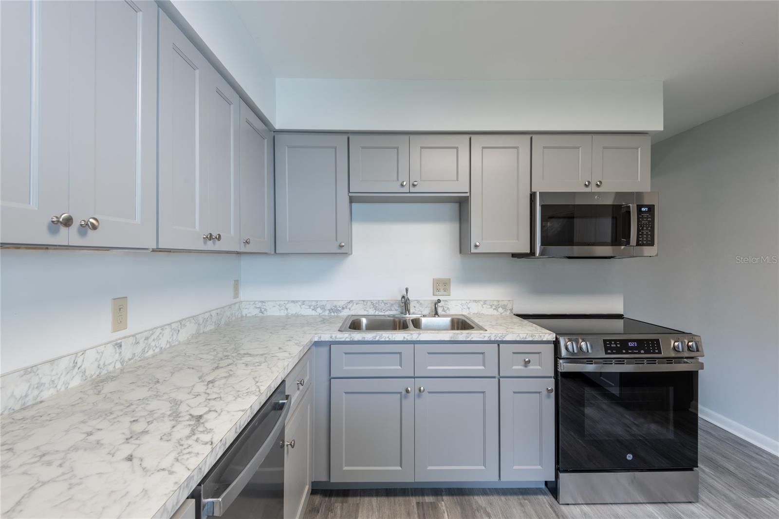 3202 W De Leon St #b Property Photo 5