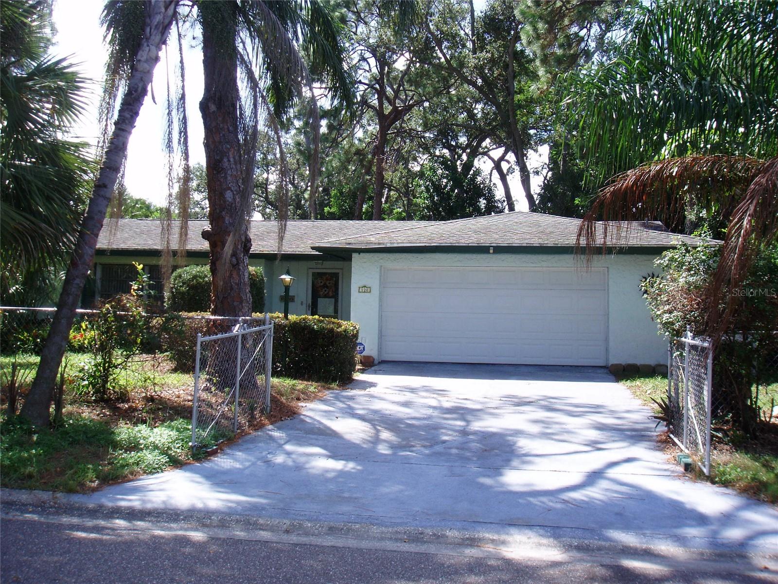 120 SW MONROE CIR N