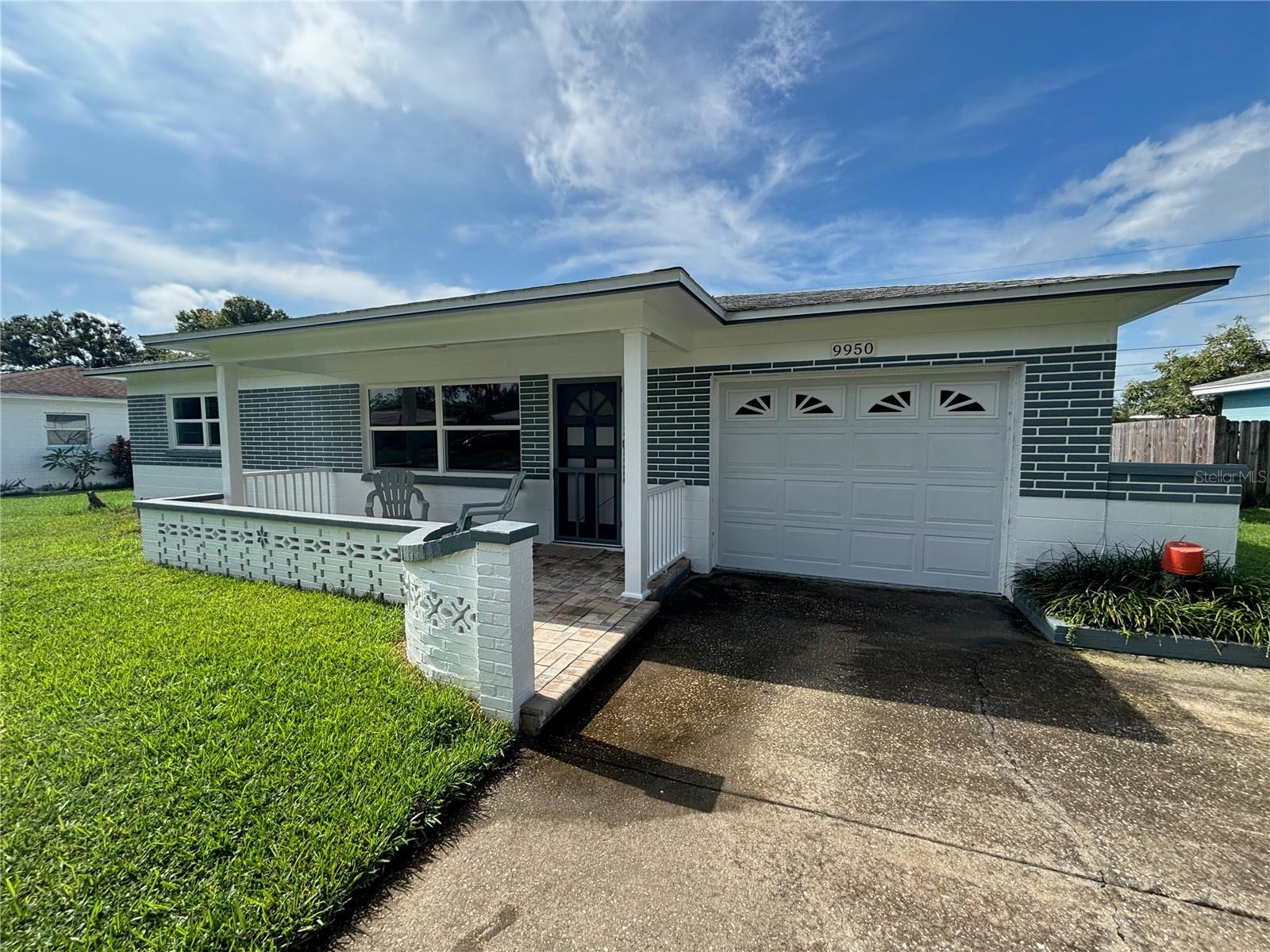 9950 52nd Ter N Property Photo 3