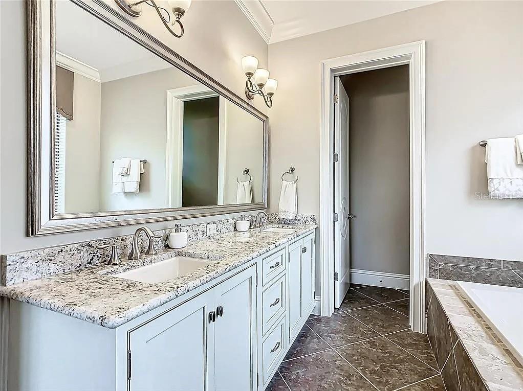 395 Muirfield Loop Property Photo 17