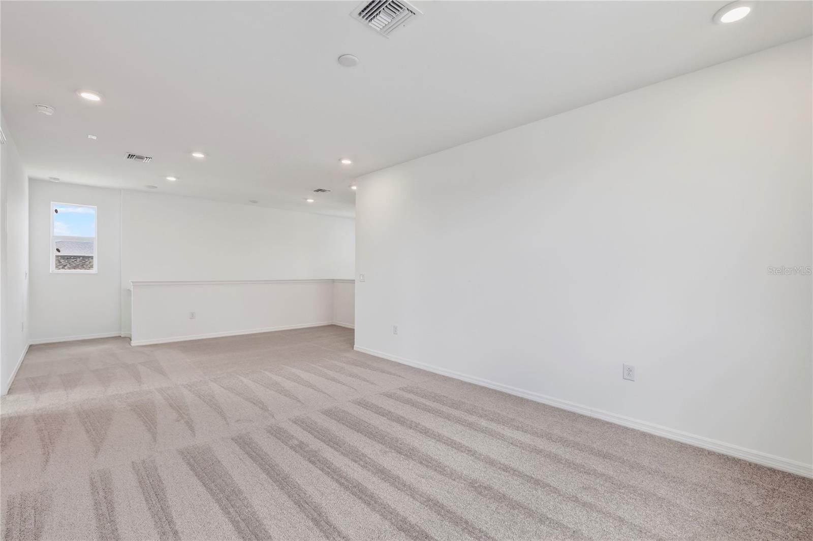 15811 Elina Sky Dr Property Photo 9