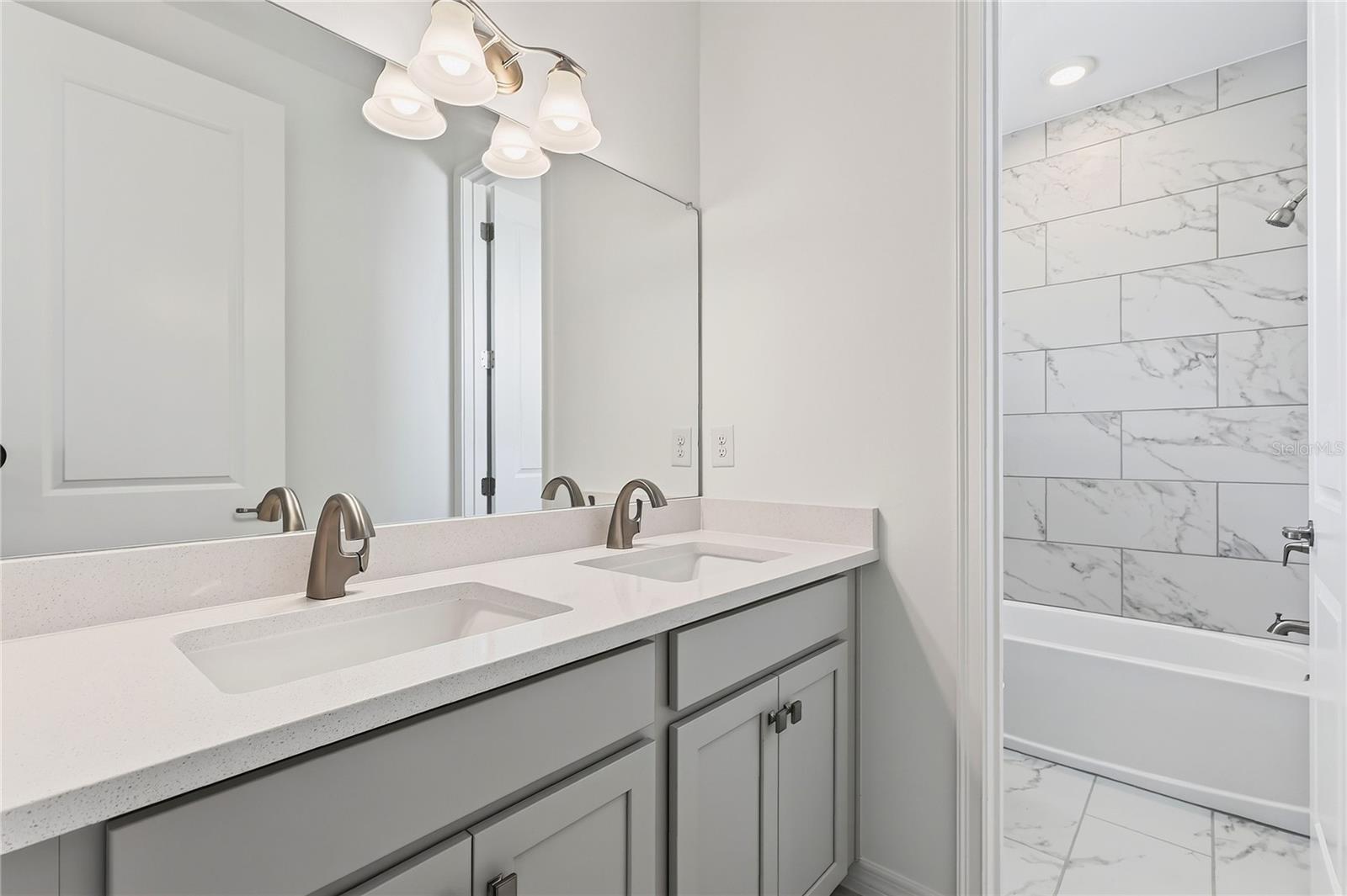 15811 Elina Sky Dr Property Photo 11
