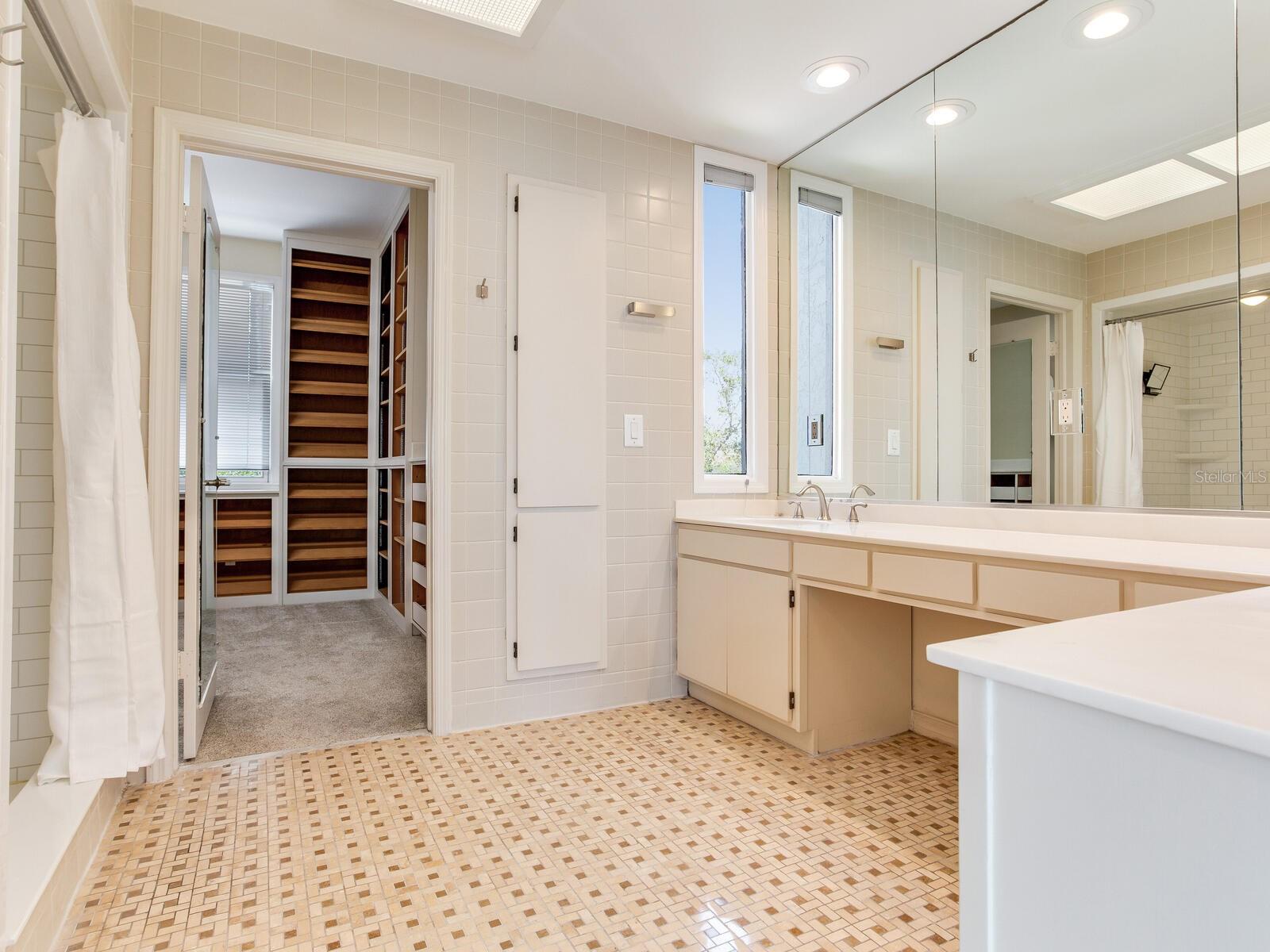 5010 Bayshore Blvd #7 Property Photo 19