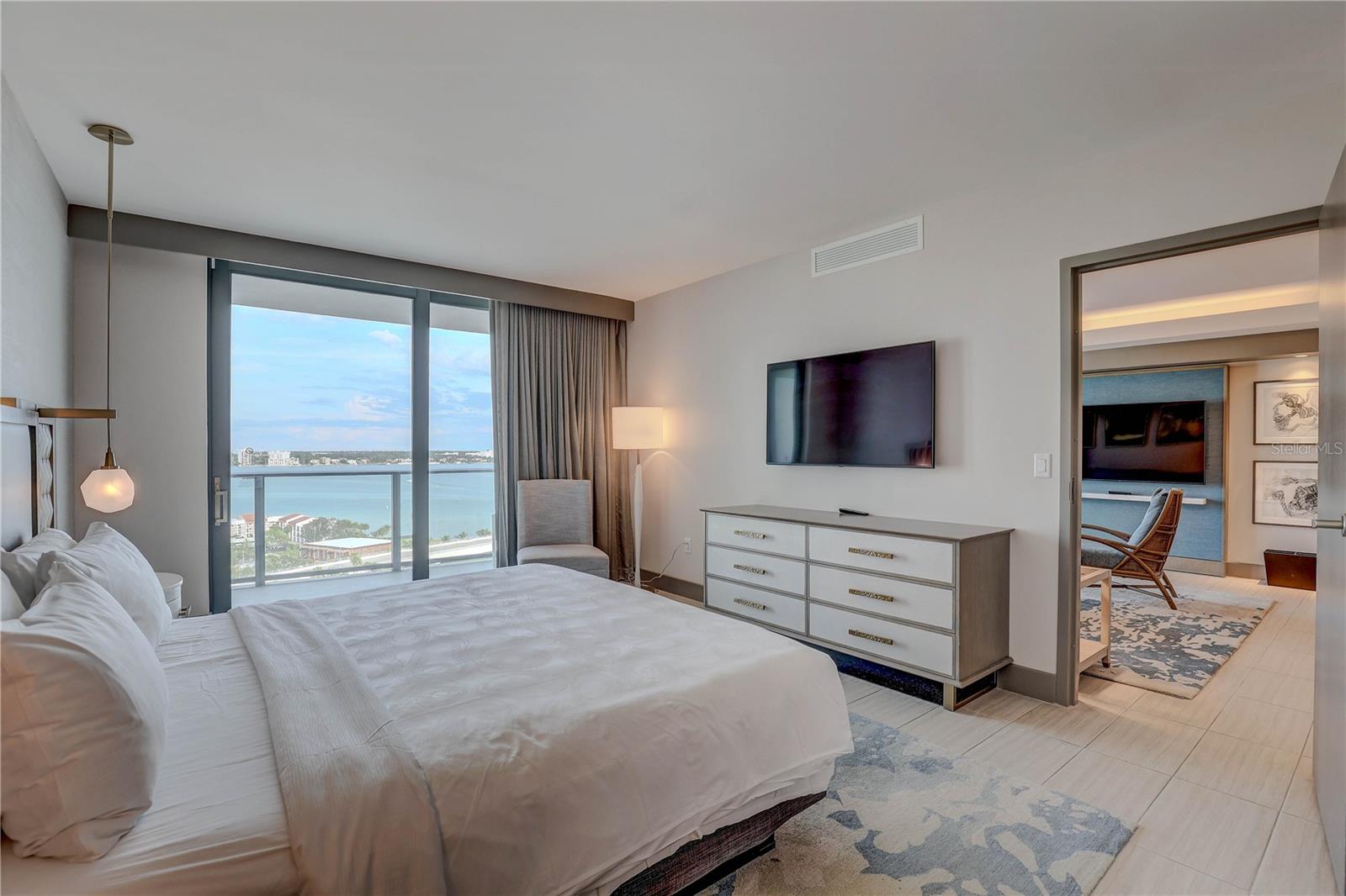 691 S Gulfview Blvd #1608 Property Photo 8