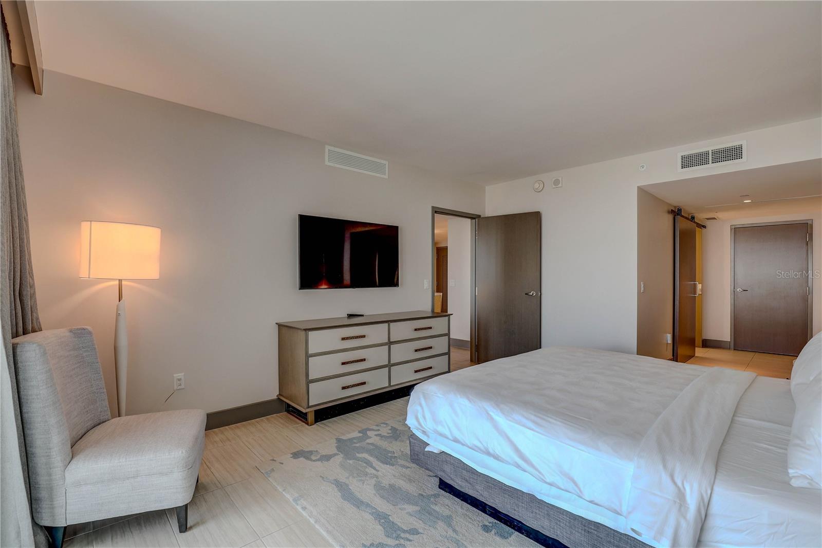 691 S Gulfview Blvd #1608 Property Photo 9