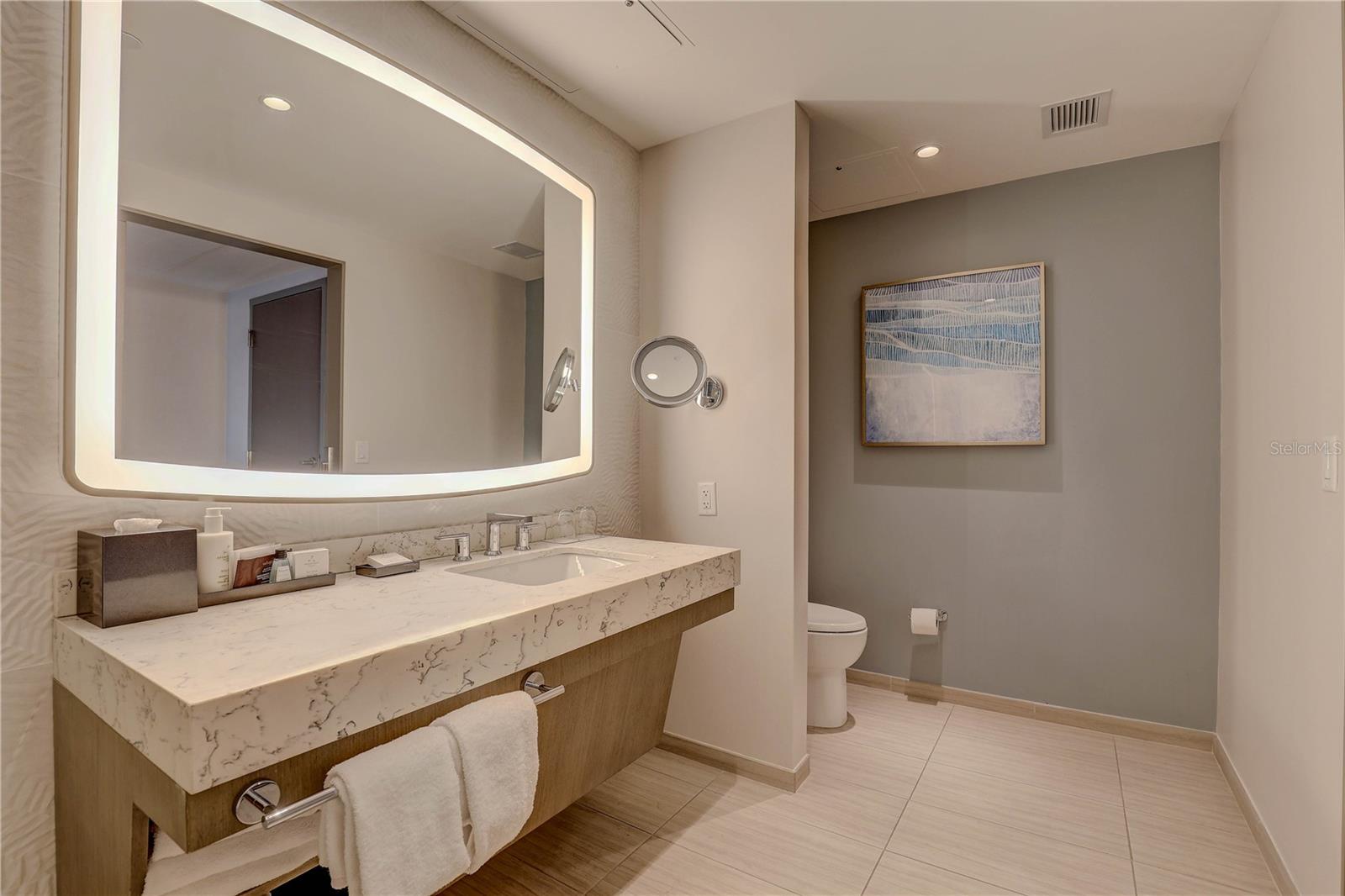 691 S Gulfview Blvd #1608 Property Photo 12