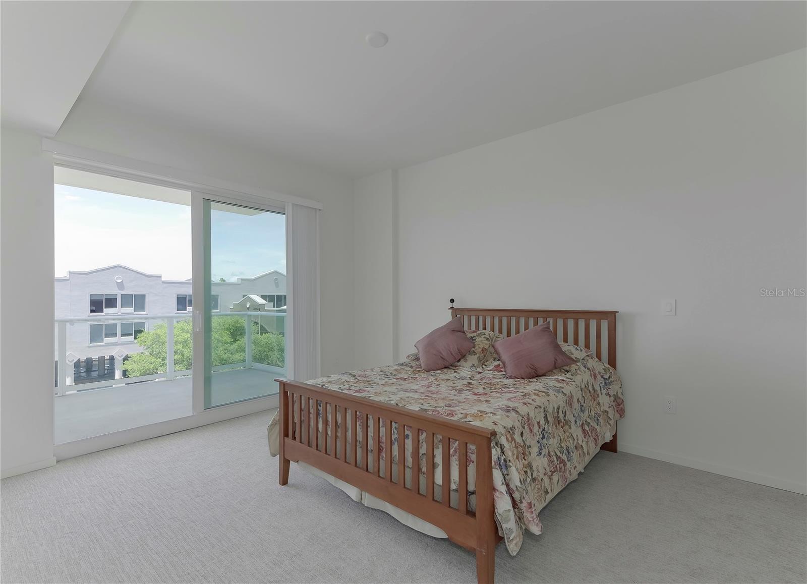 1020 Sunset Point Rd #302 Property Photo 16