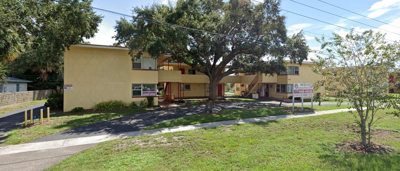 1050 62nd Ave South #e-4 Property Photo 2