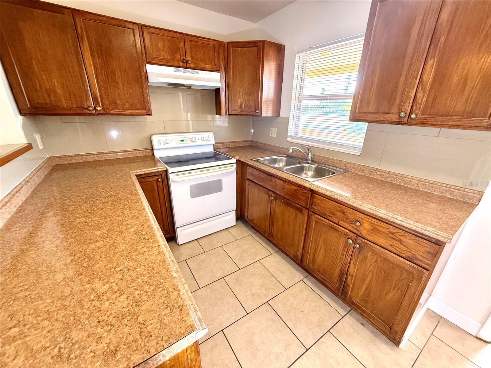1050 62nd Ave South #e-4 Property Photo 11