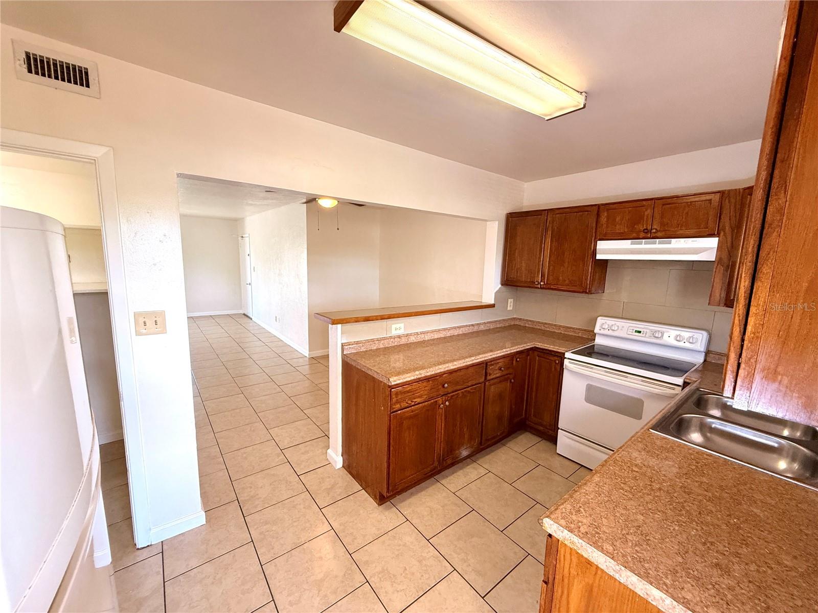 1050 62nd Ave South #e-4 Property Photo 13