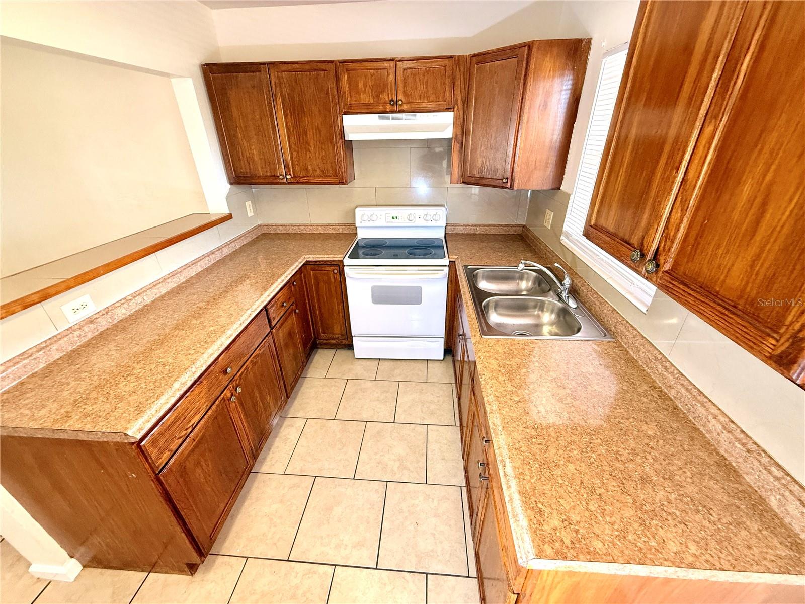 1050 62nd Ave South #e-4 Property Photo 14
