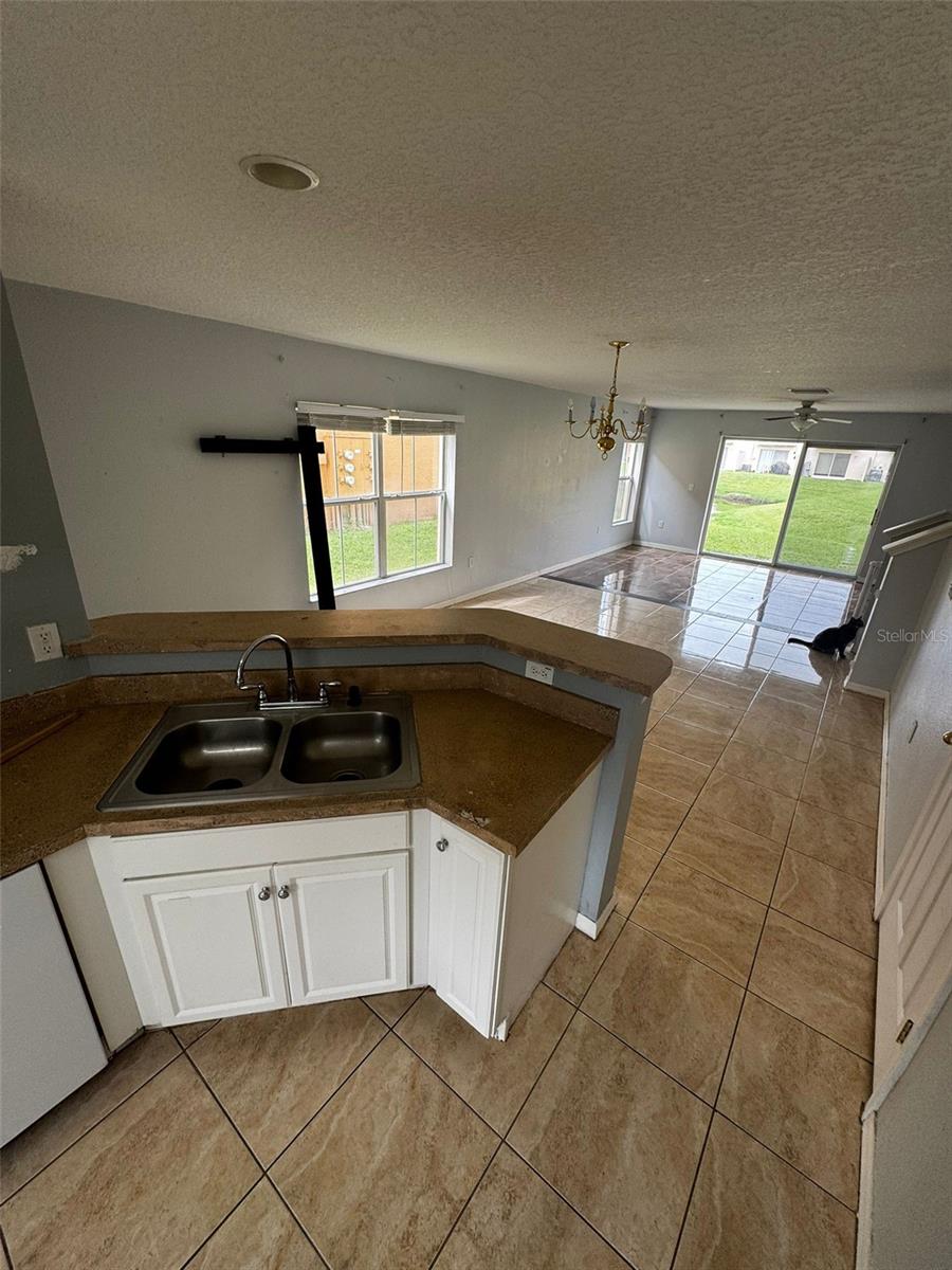 6913 Marble Fawn Pl Property Photo 4
