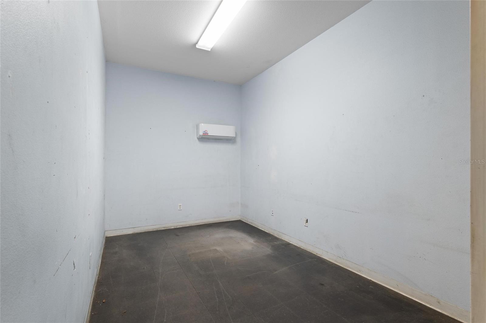 1500 L And R Industrial Blvd #bldg. D Property Photo 20