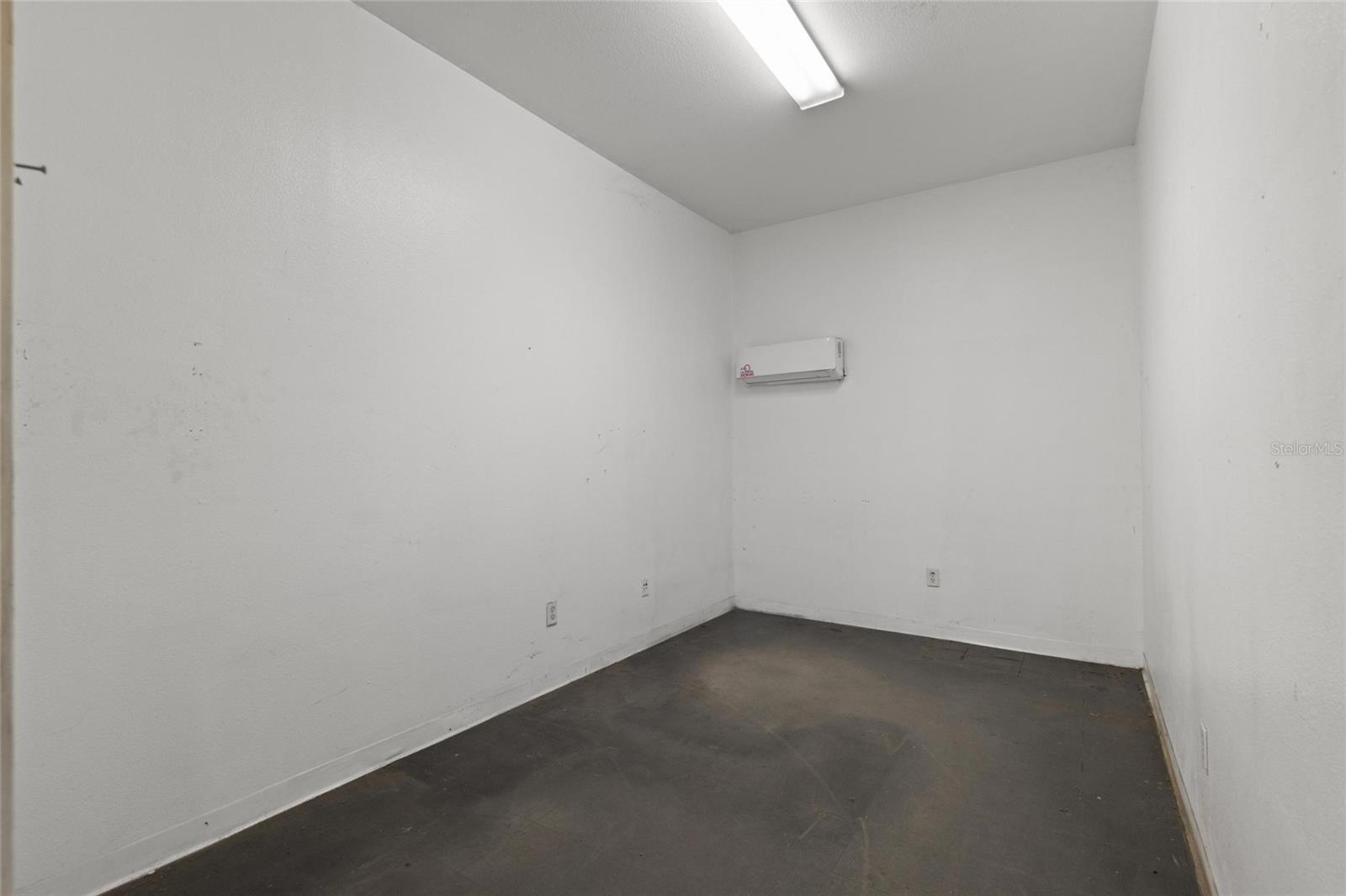 1500 L And R Industrial Blvd #bldg. D Property Photo 21