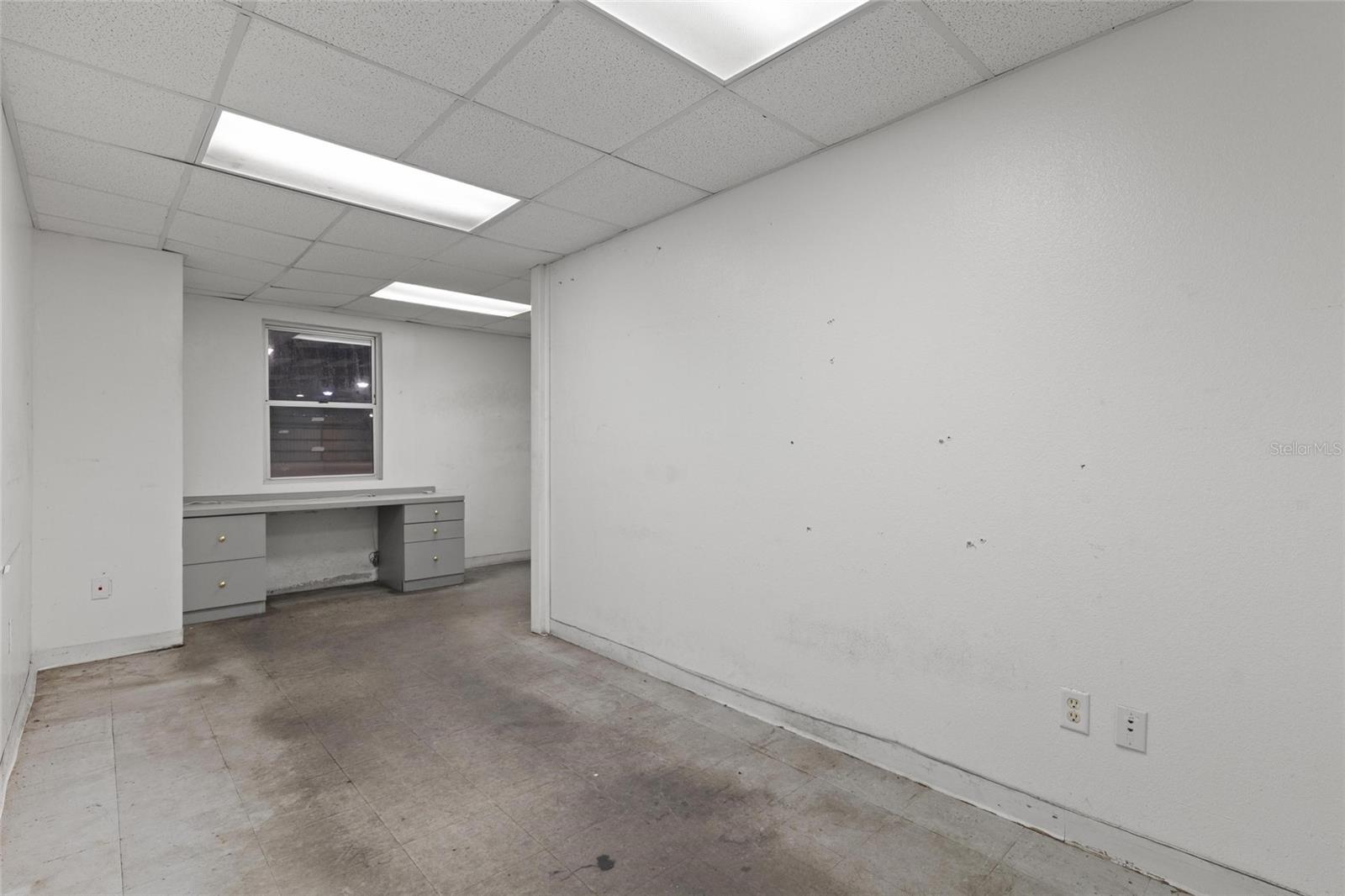 1500 L And R Industrial Blvd #bldg. D Property Photo 23
