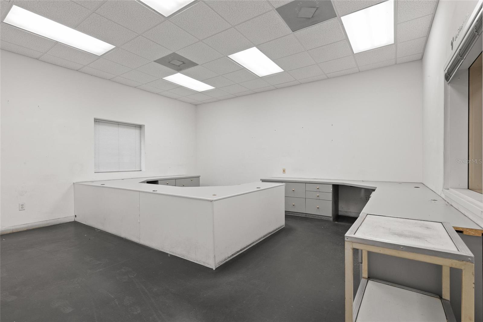 1500 L And R Industrial Blvd #bldg. D Property Photo 24