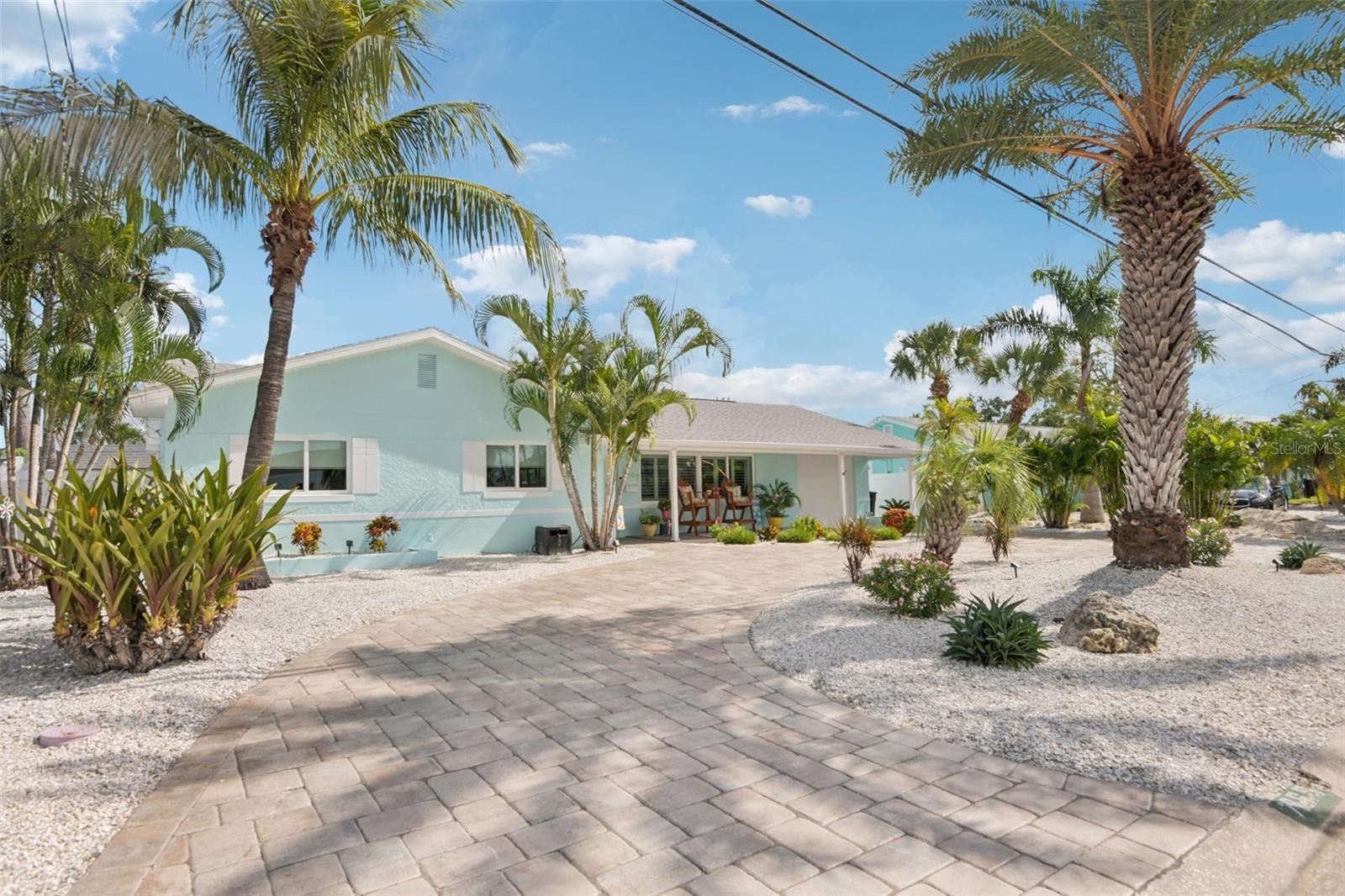 7869 CAUSEWAY BLVD S Property Photo 1