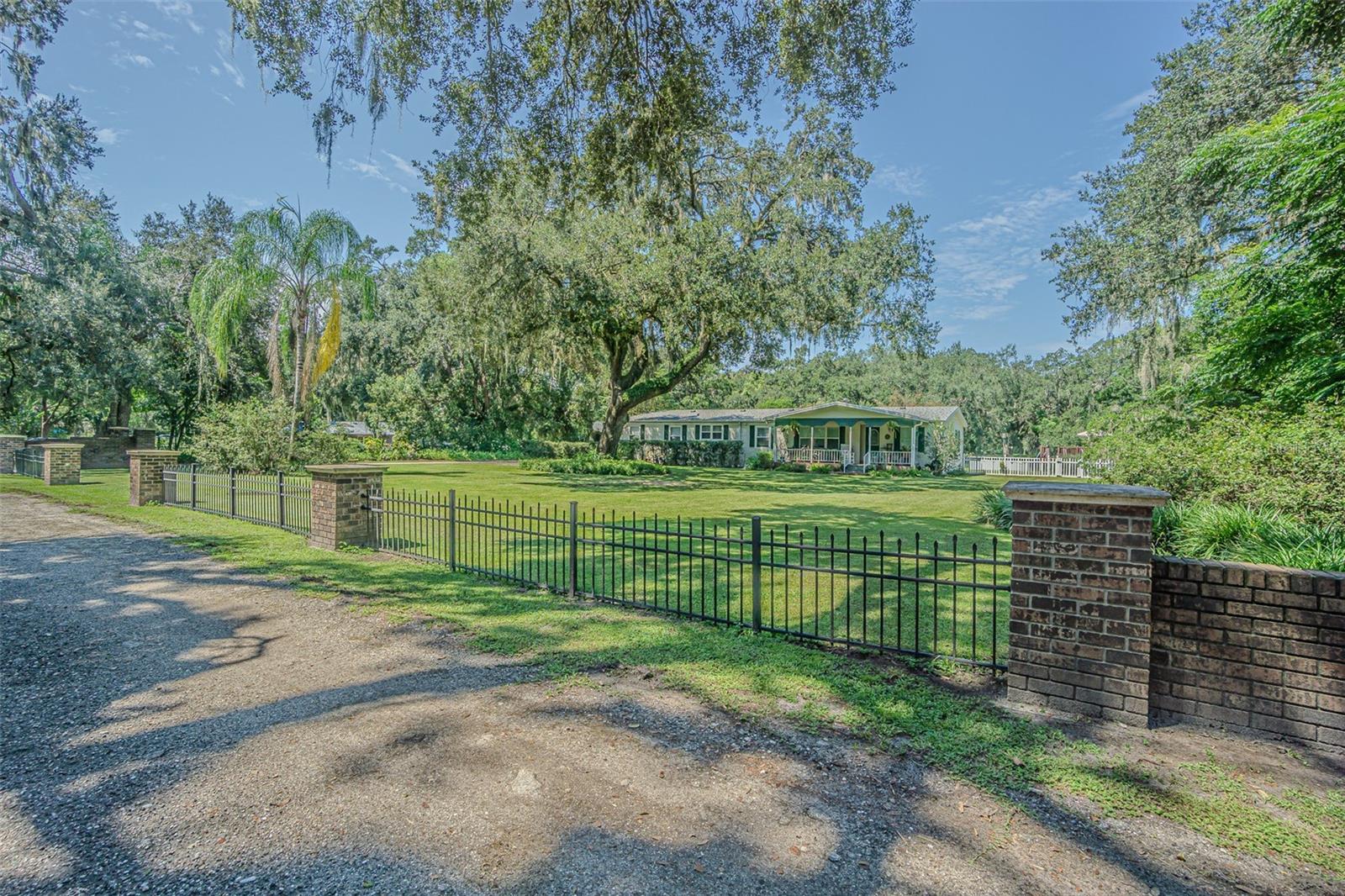 3349 Oakwood Dr Property Photo 6