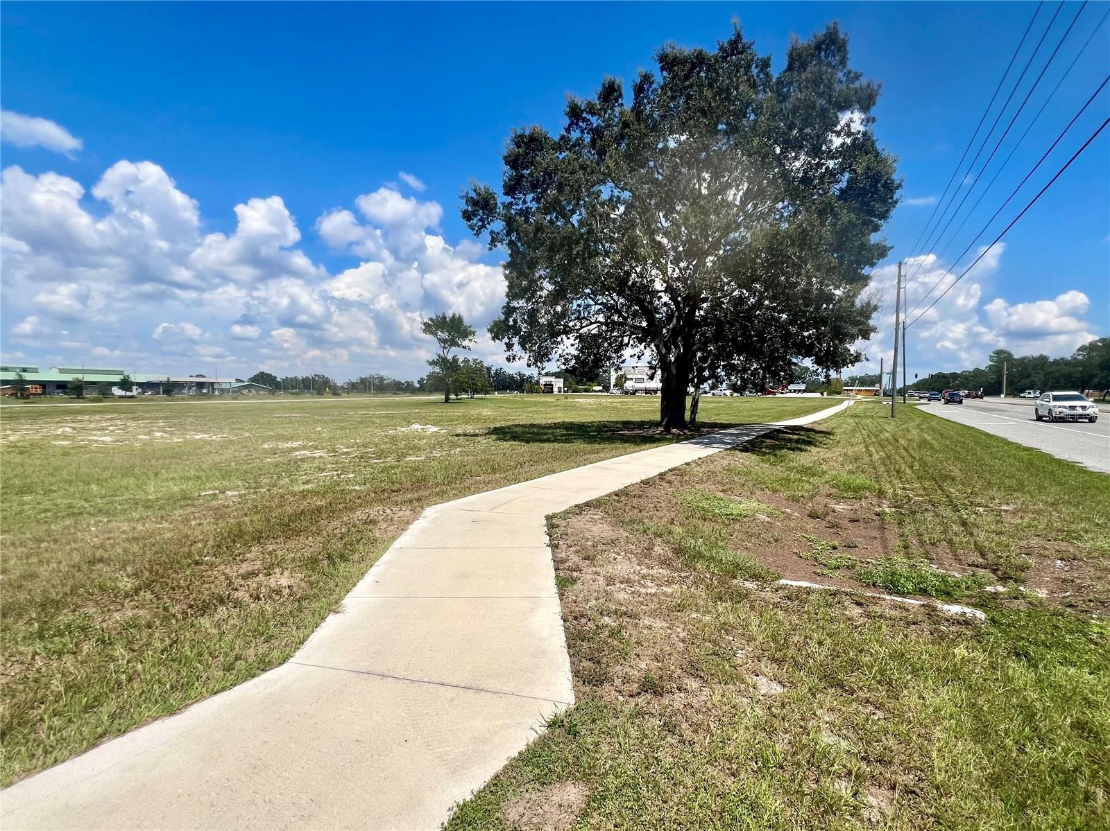 Spring Hill Dr Property Photo 4