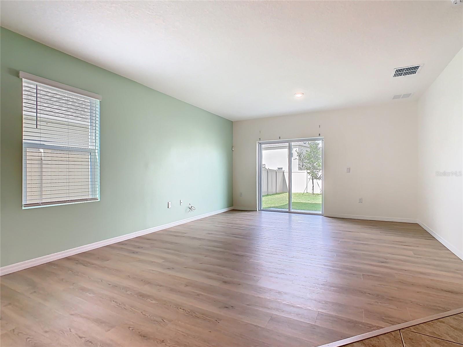 1800 Post Oak Dr Property Photo 7