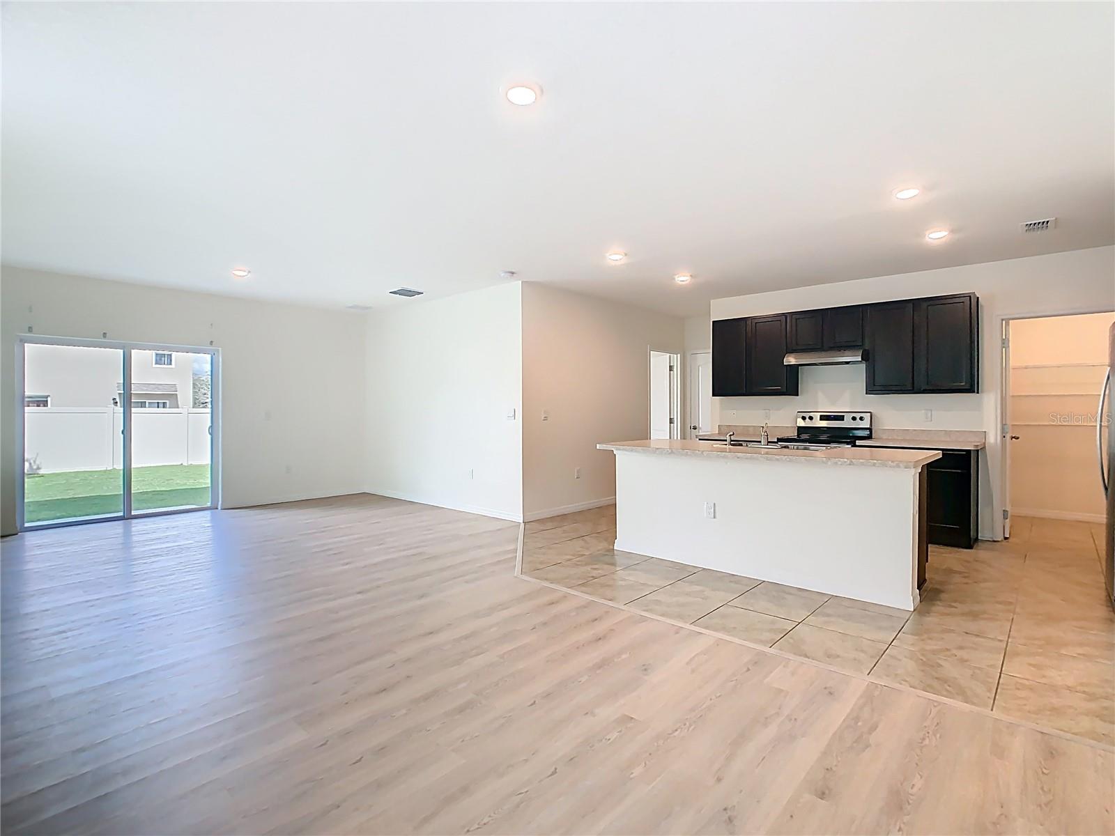 1800 Post Oak Dr Property Photo 8