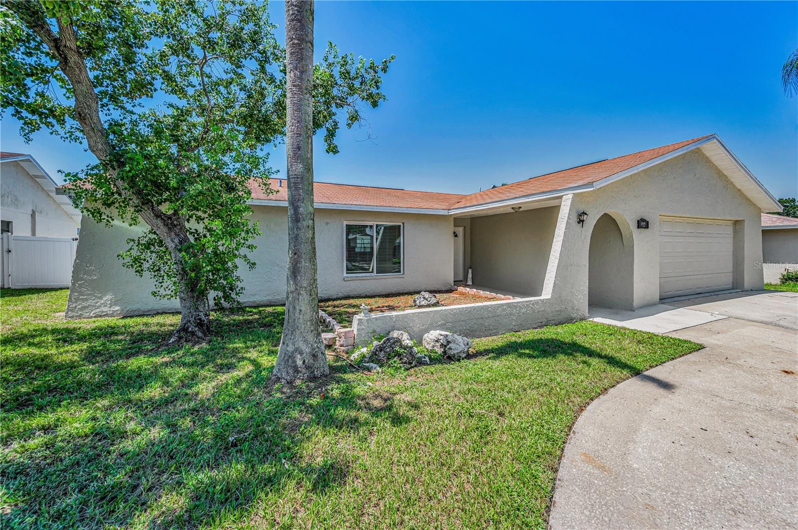 11121 Peppertree Ln Property Photo 3