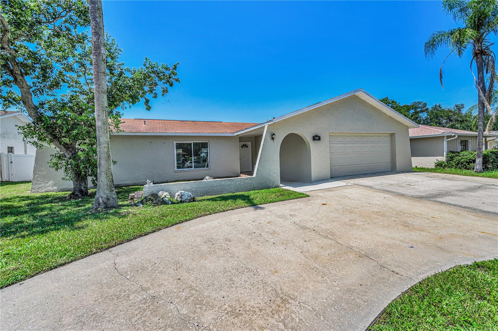 11121 Peppertree Ln Property Photo 4
