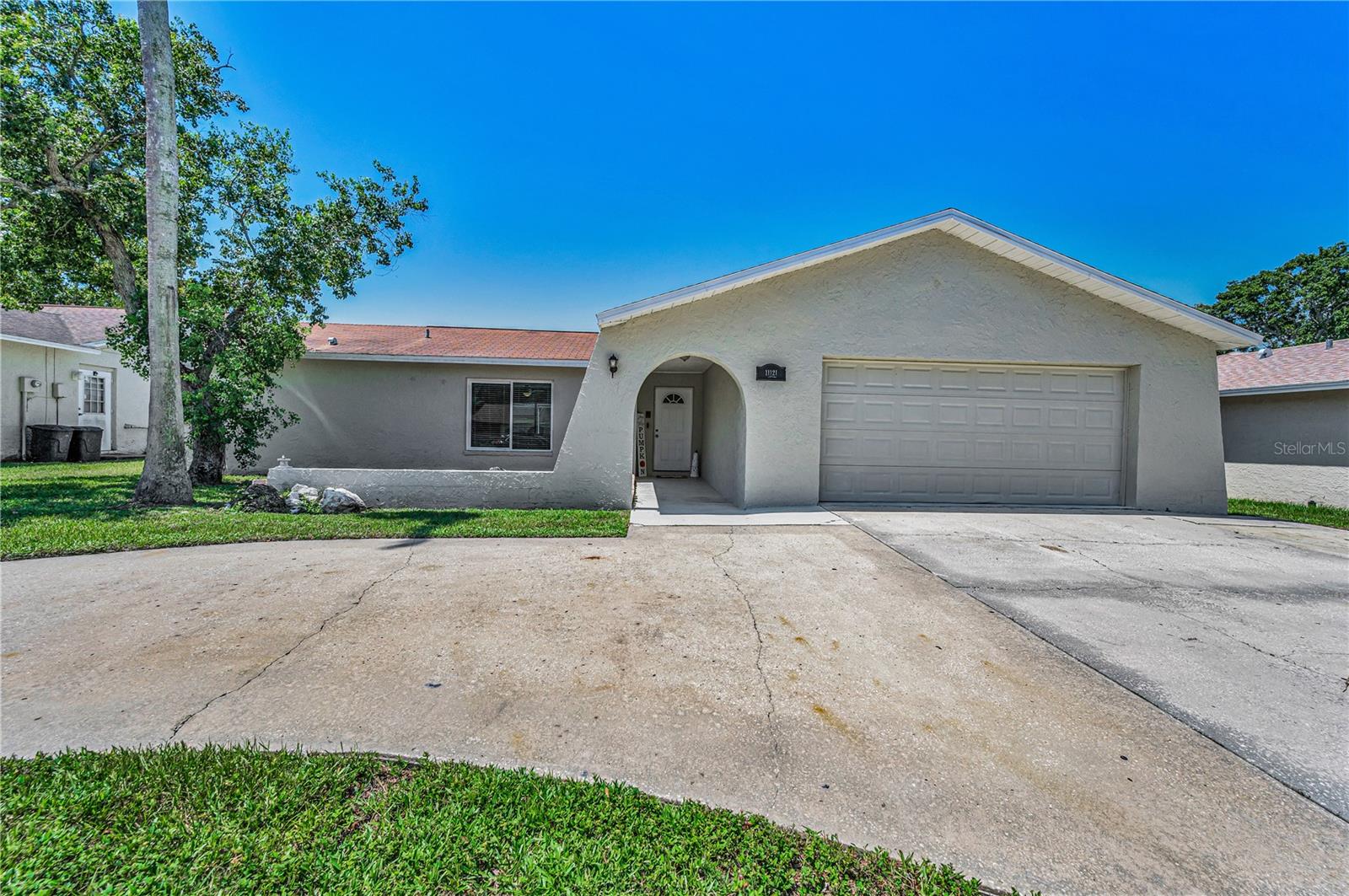 11121 Peppertree Ln Property Photo 5