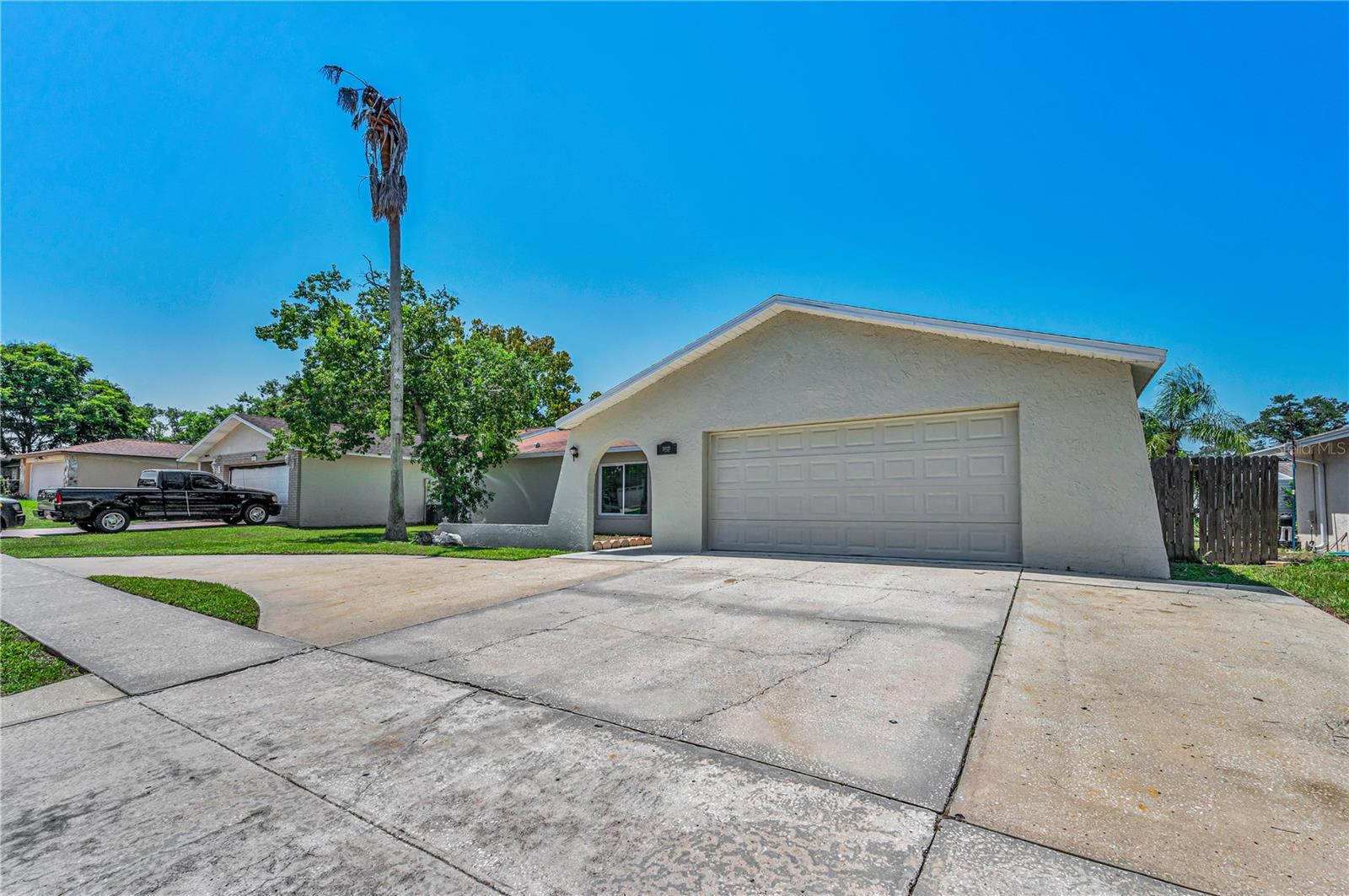 11121 Peppertree Ln Property Photo 6