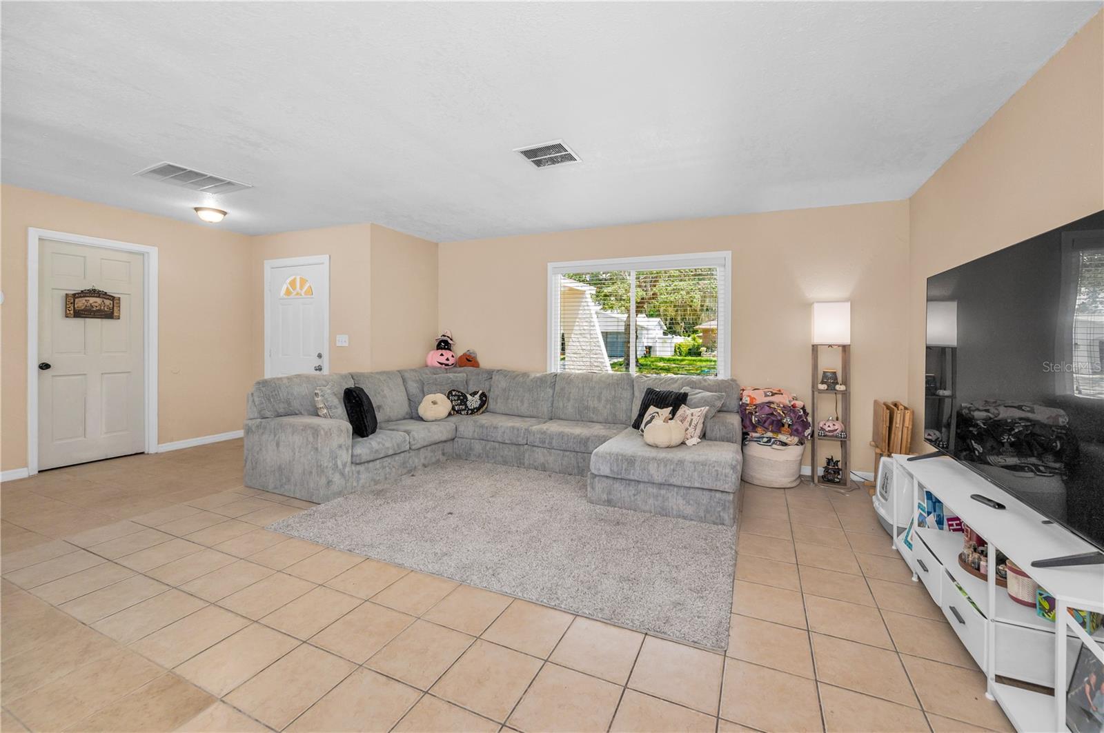 11121 Peppertree Ln Property Photo 12