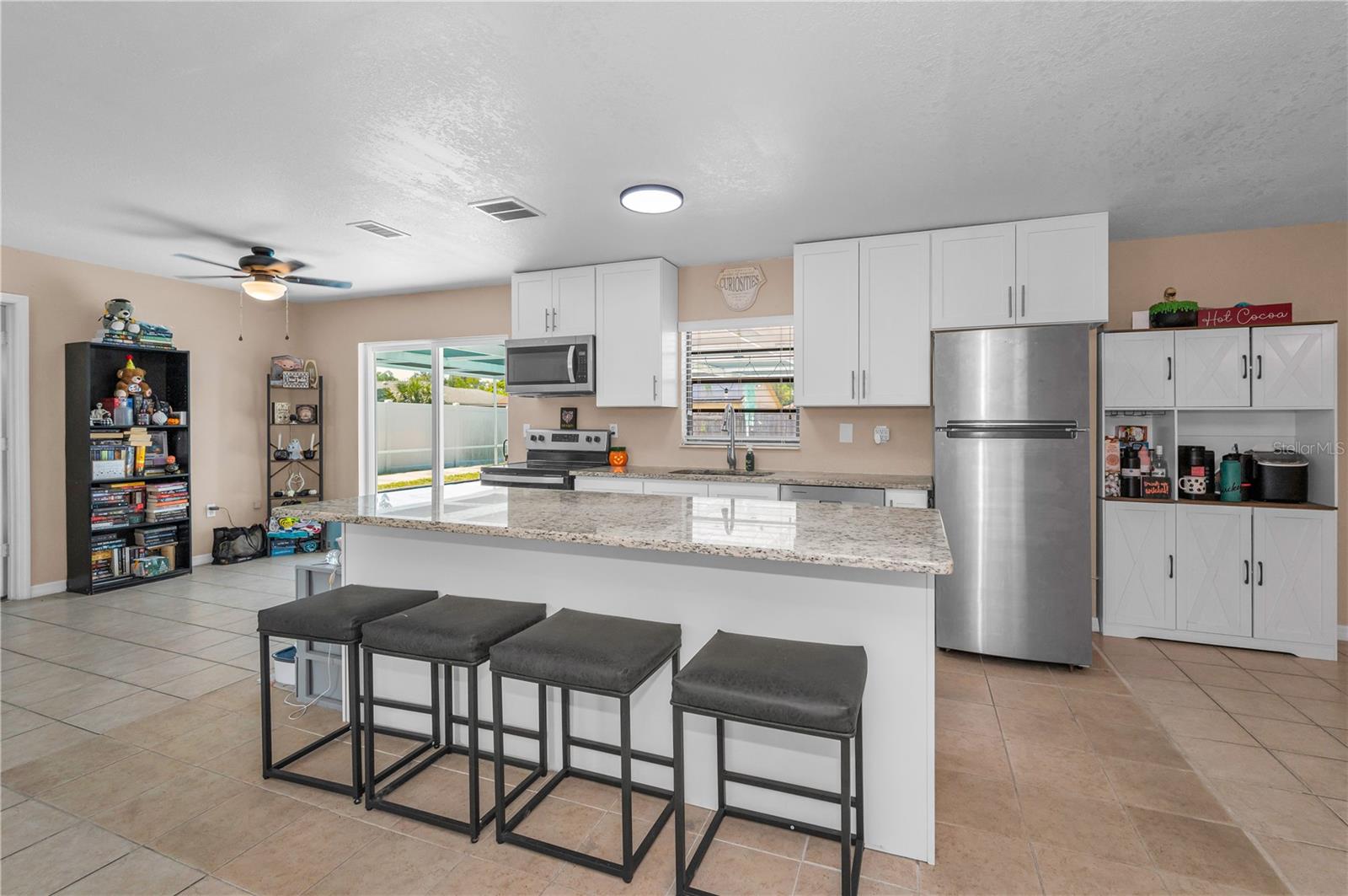 11121 Peppertree Ln Property Photo 14