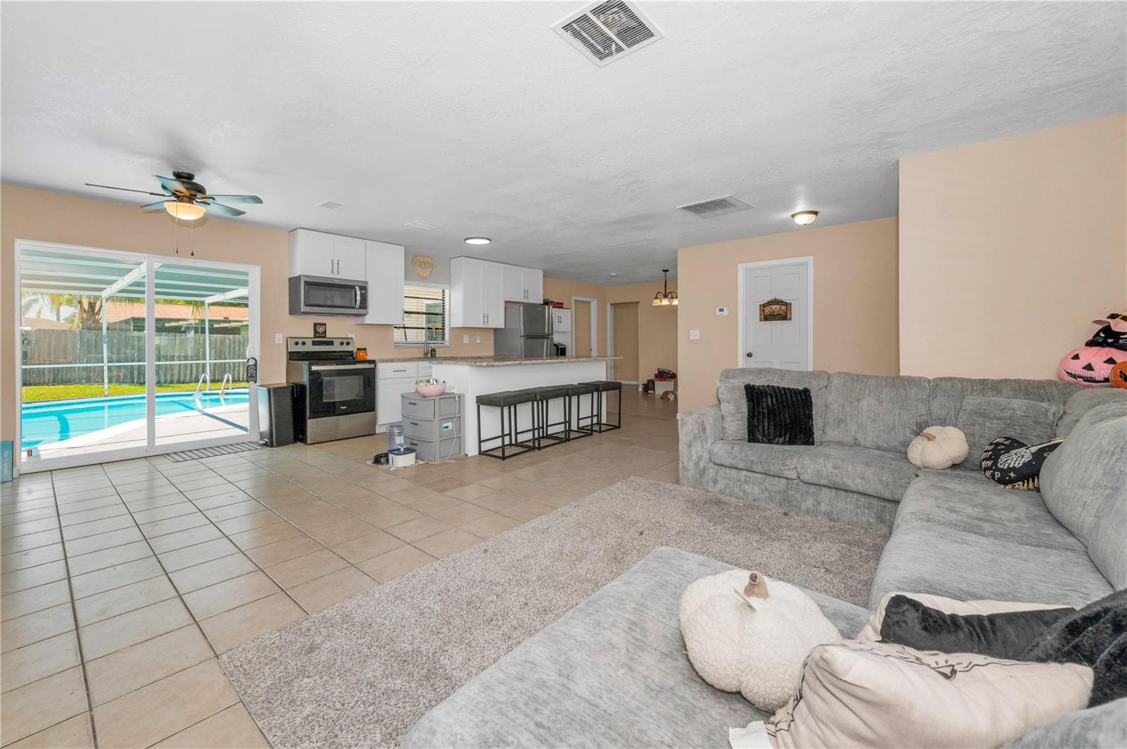 11121 Peppertree Ln Property Photo 17