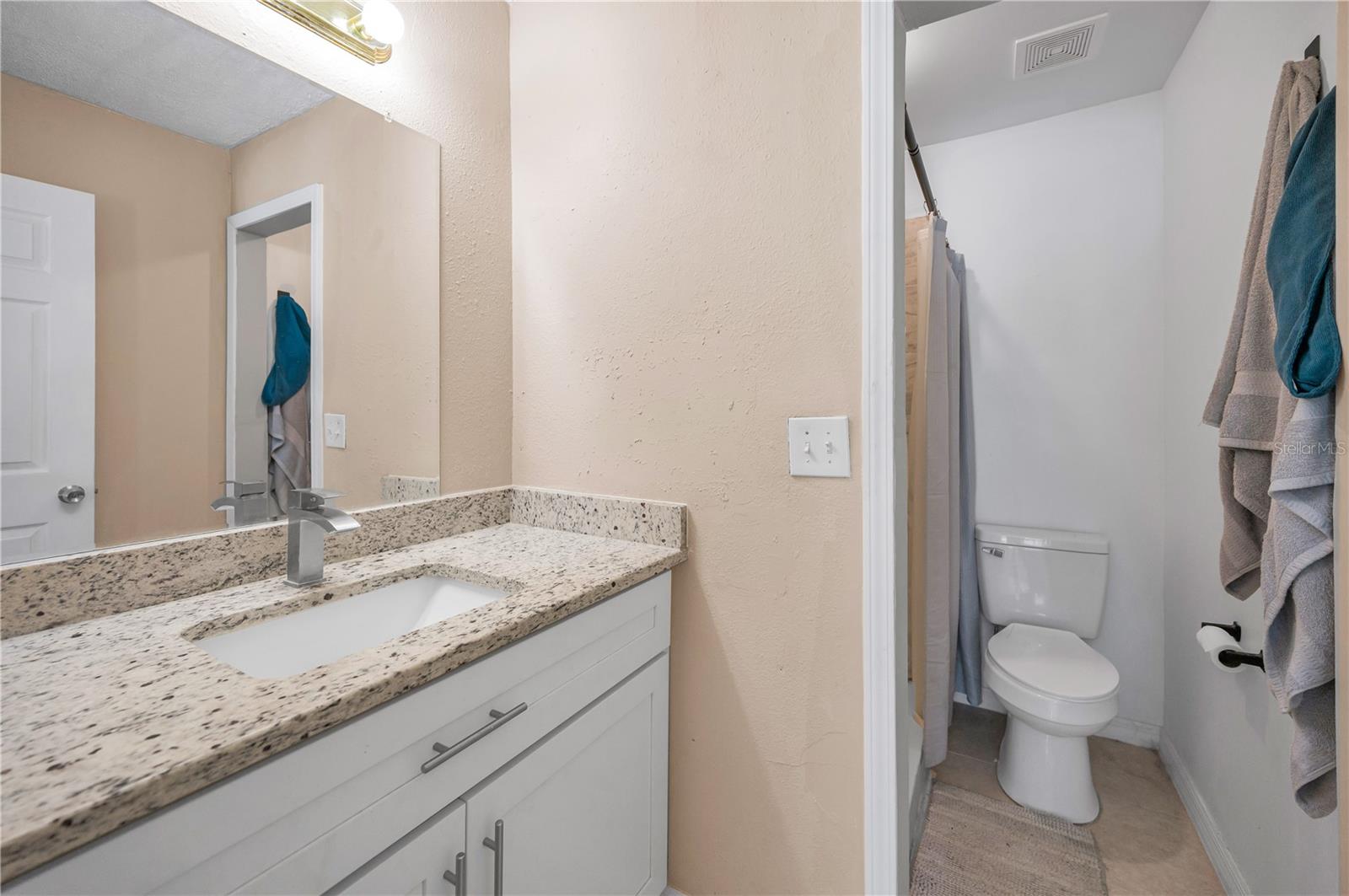 11121 Peppertree Ln Property Photo 28