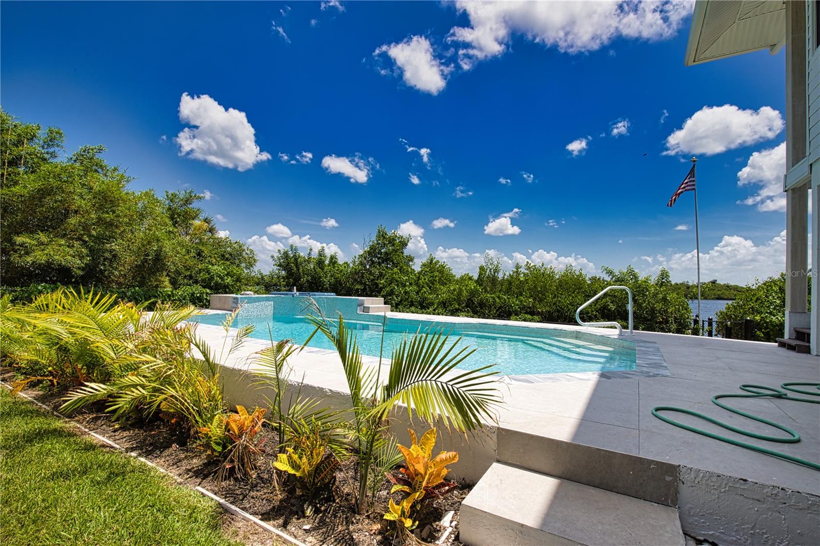 13064 Via Flavia Property Photo 2