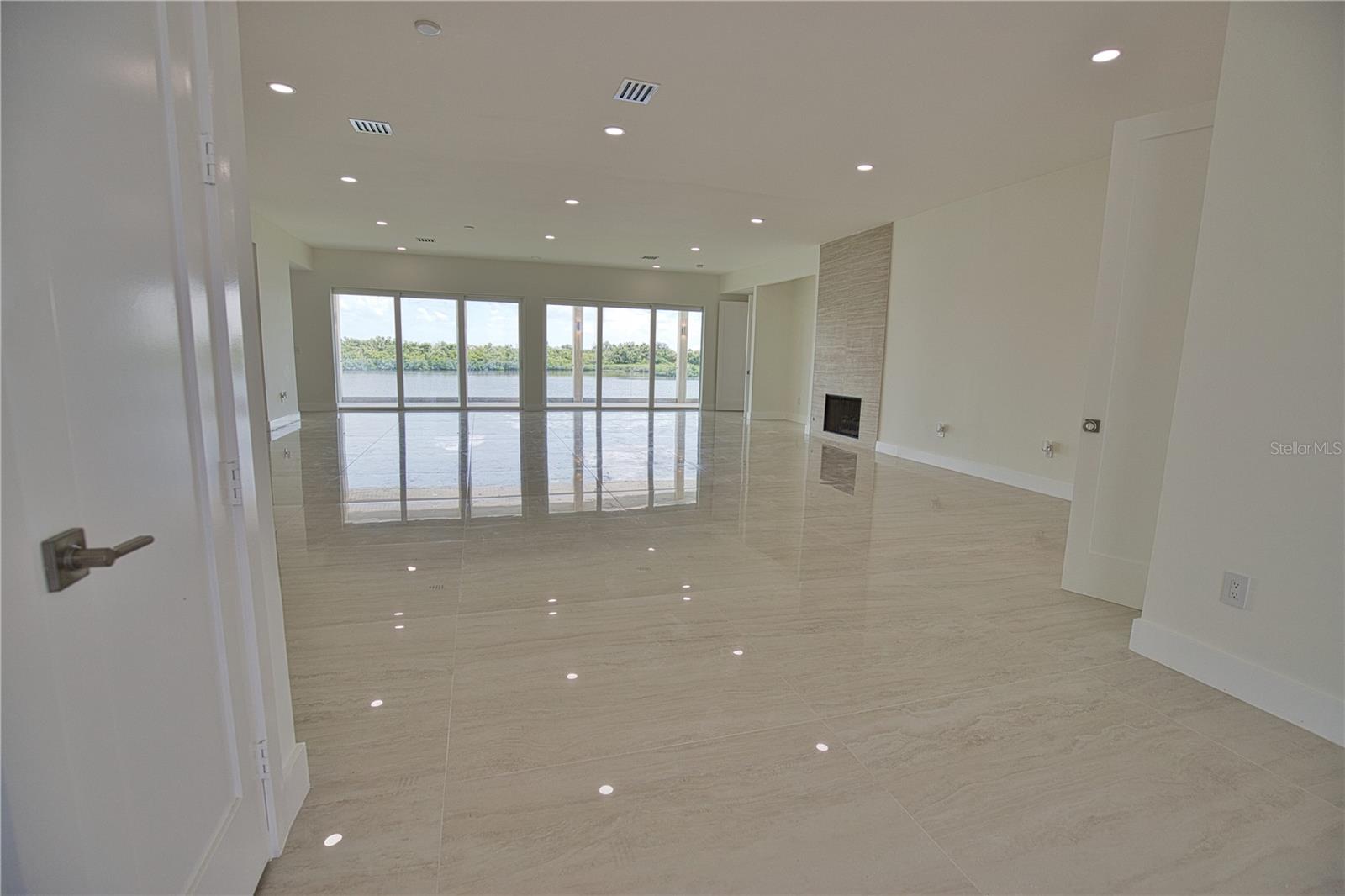 13064 Via Flavia Property Photo 10