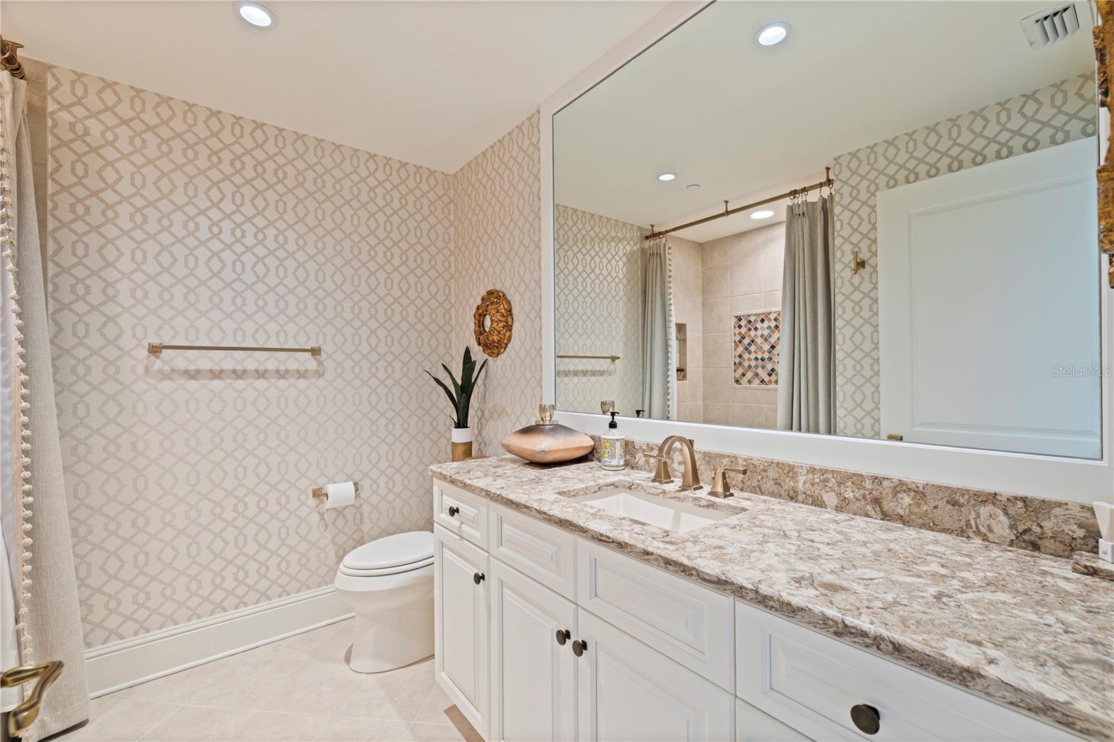 85 Belleview Blvd #204 Property Photo 29