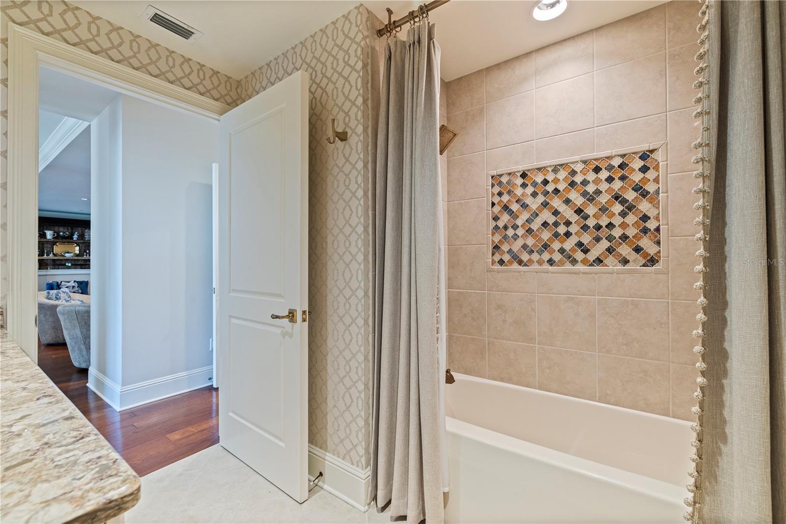 85 Belleview Blvd #204 Property Photo 30