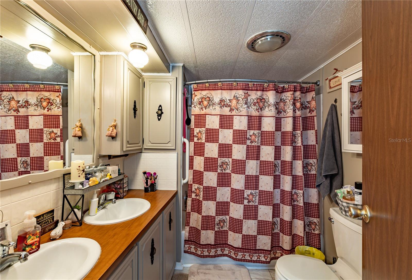 6132 Harriet St Property Photo 22