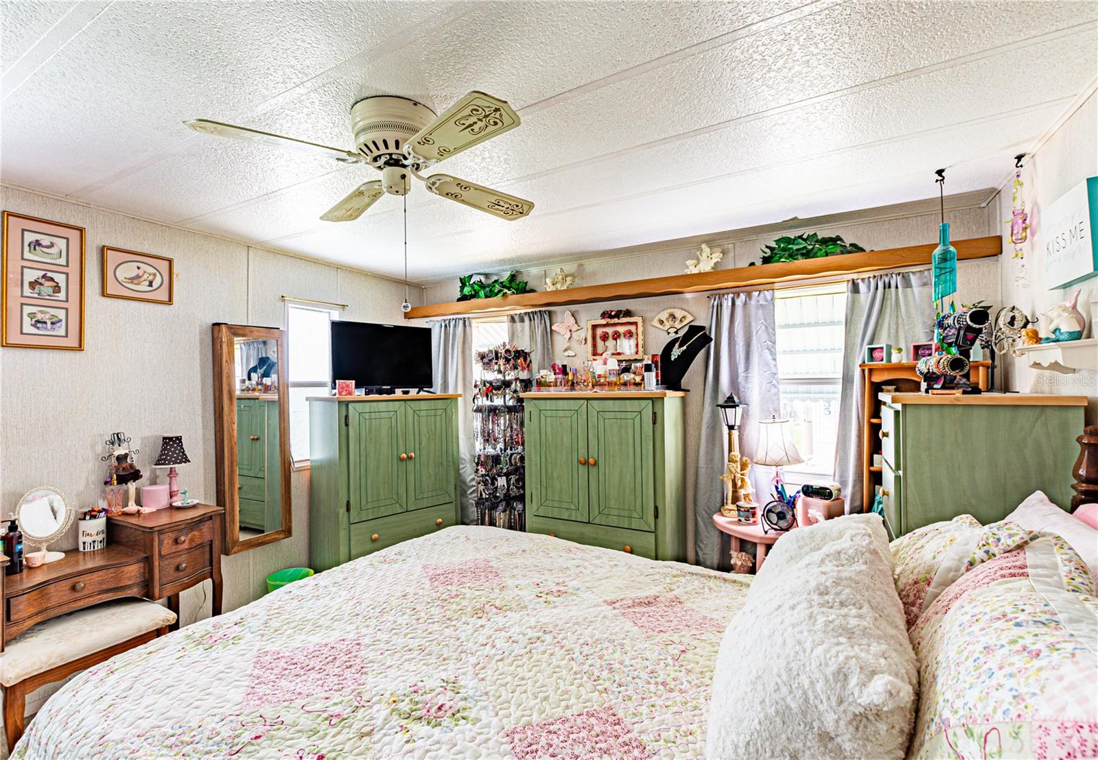 6132 Harriet St Property Photo 25