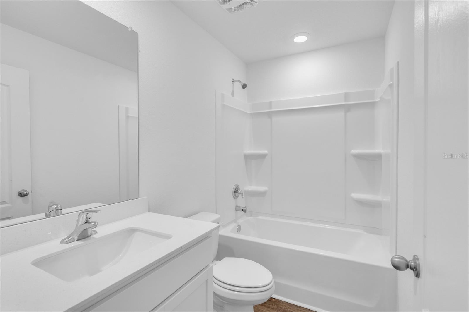 40 Presidential Ln Property Photo 16
