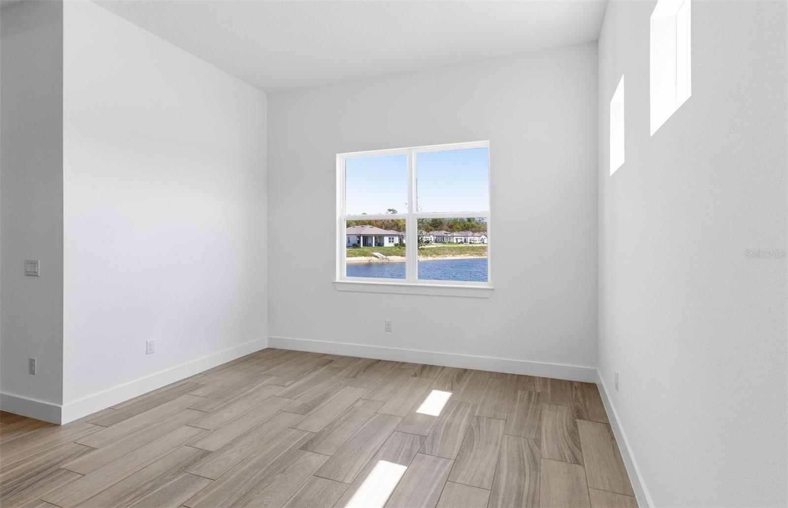 16694 Harvest Leaf Rd Property Photo 5