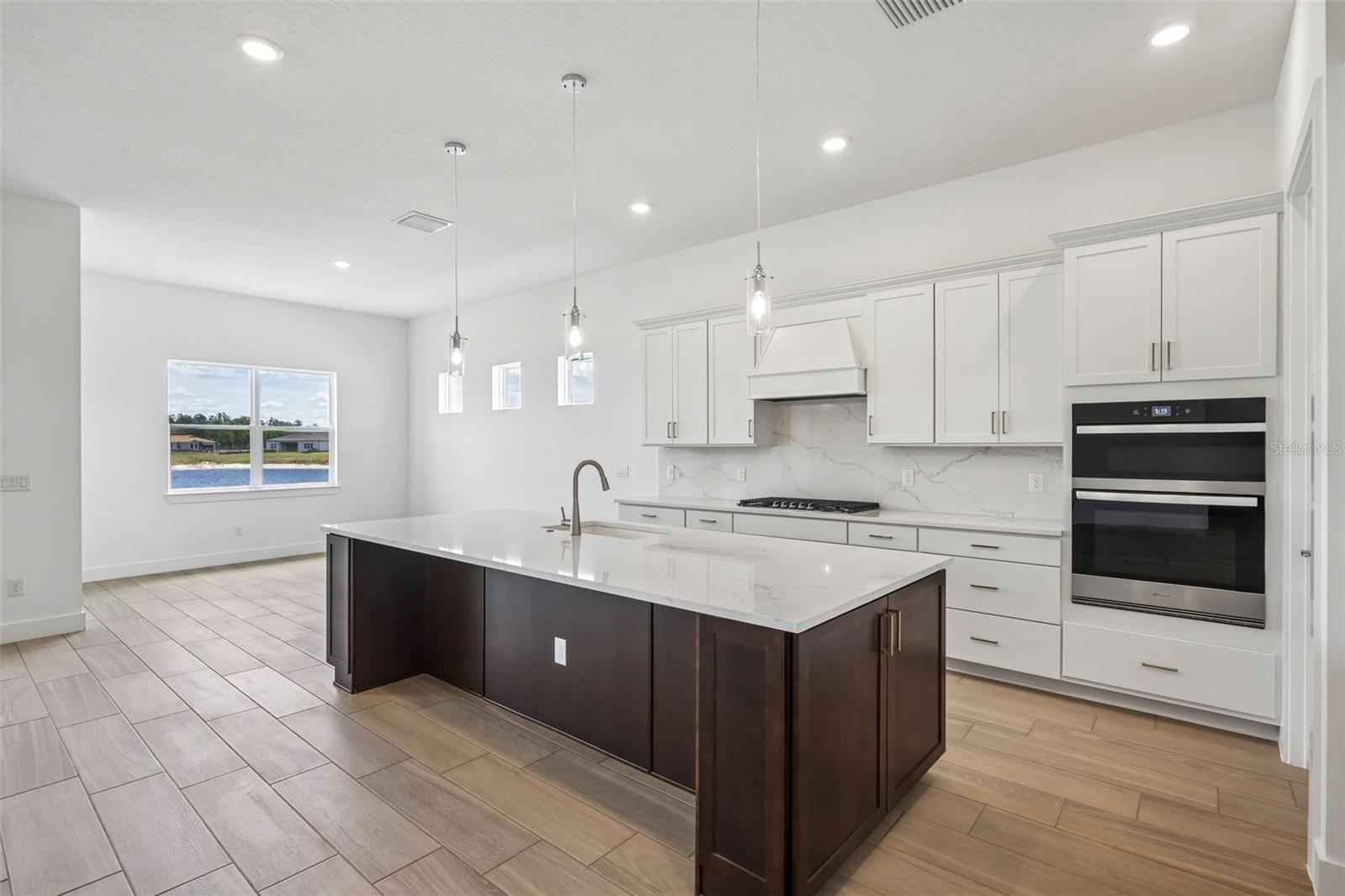 16694 Harvest Leaf Rd Property Photo 6