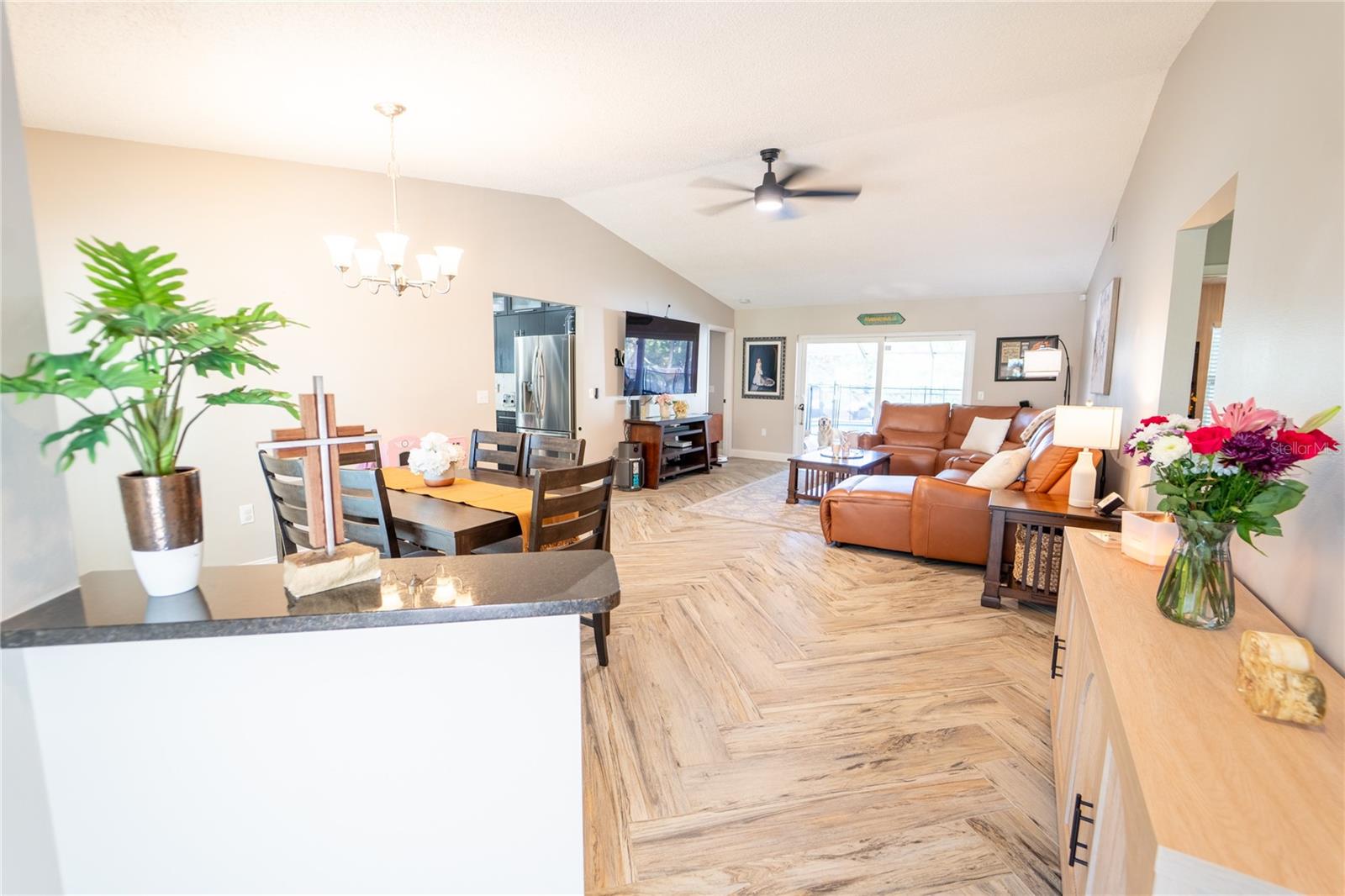 621 Stillview Cir Property Photo 16