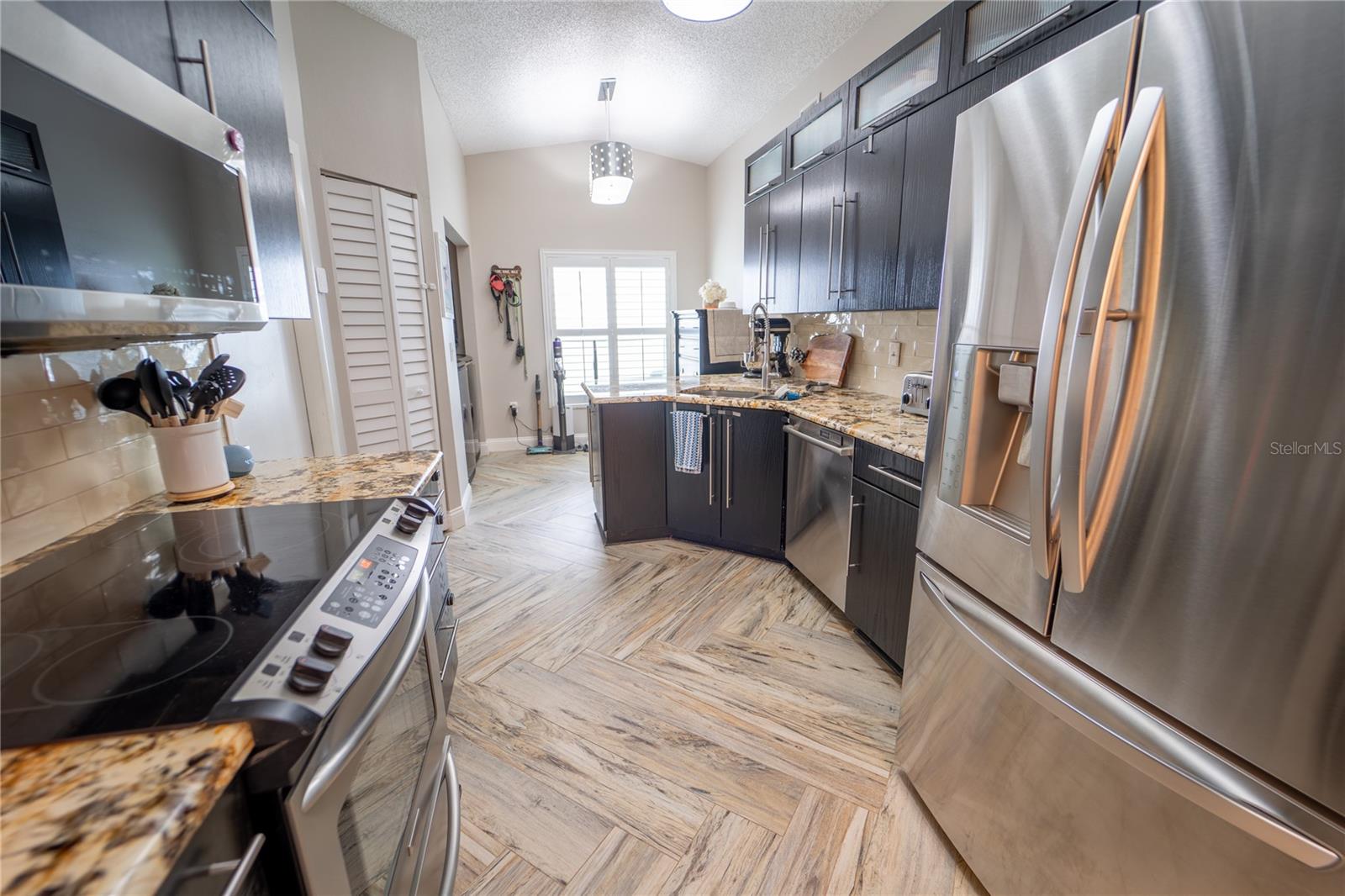 621 Stillview Cir Property Photo 17