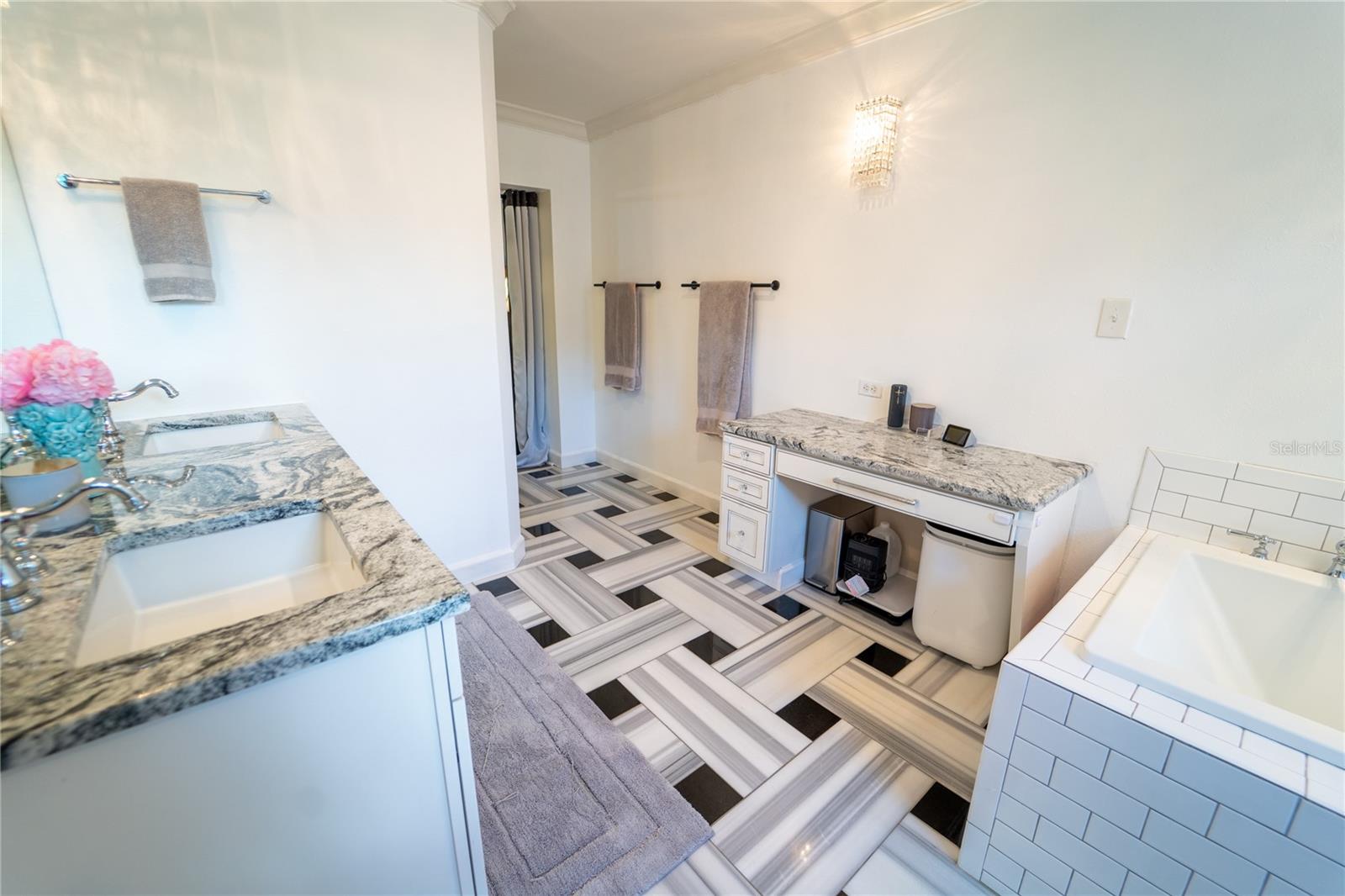 621 Stillview Cir Property Photo 29