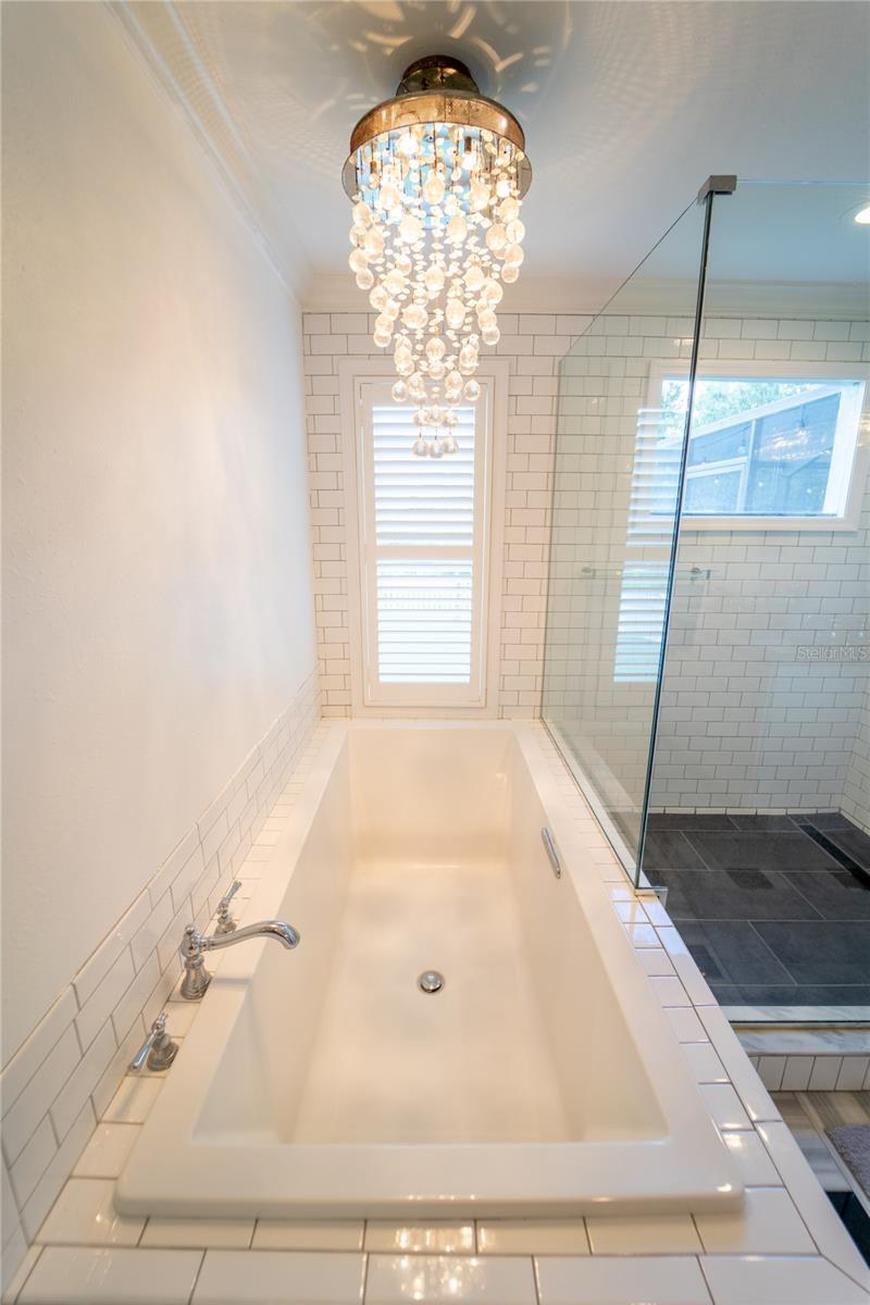 621 Stillview Cir Property Photo 32